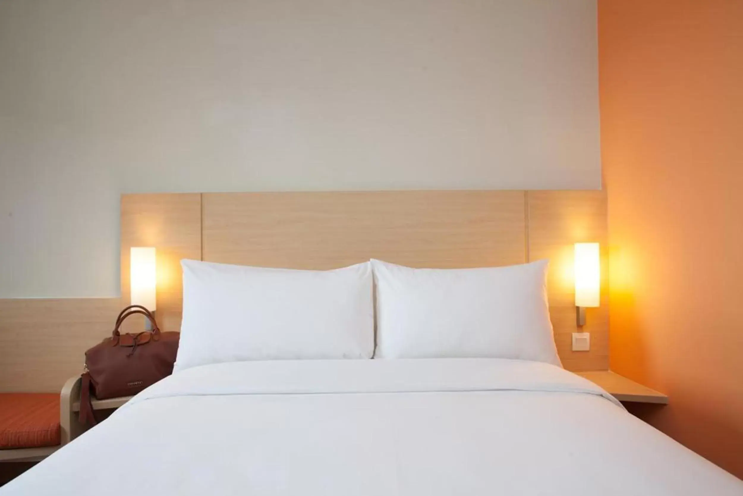 Bedroom, Bed in Ibis Makassar City Center