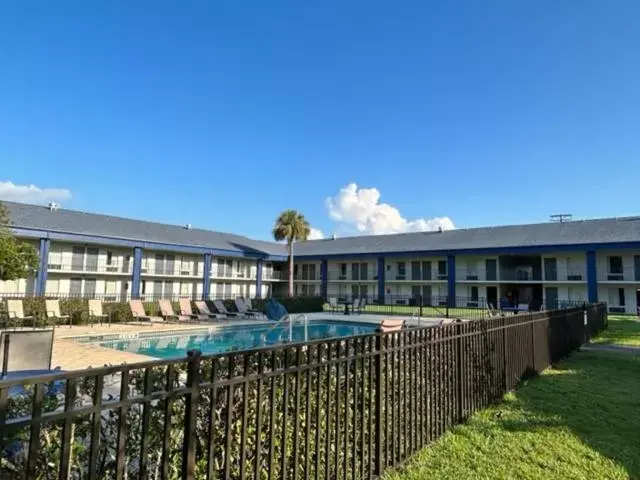 Property Building in Days Inn by Wyndham Crystal River