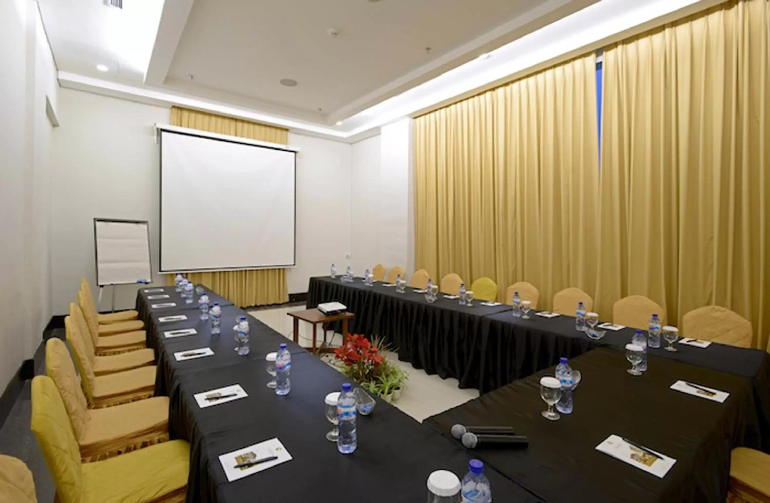 Banquet/Function facilities, Business Area/Conference Room in The Sahira Hotel Syariah