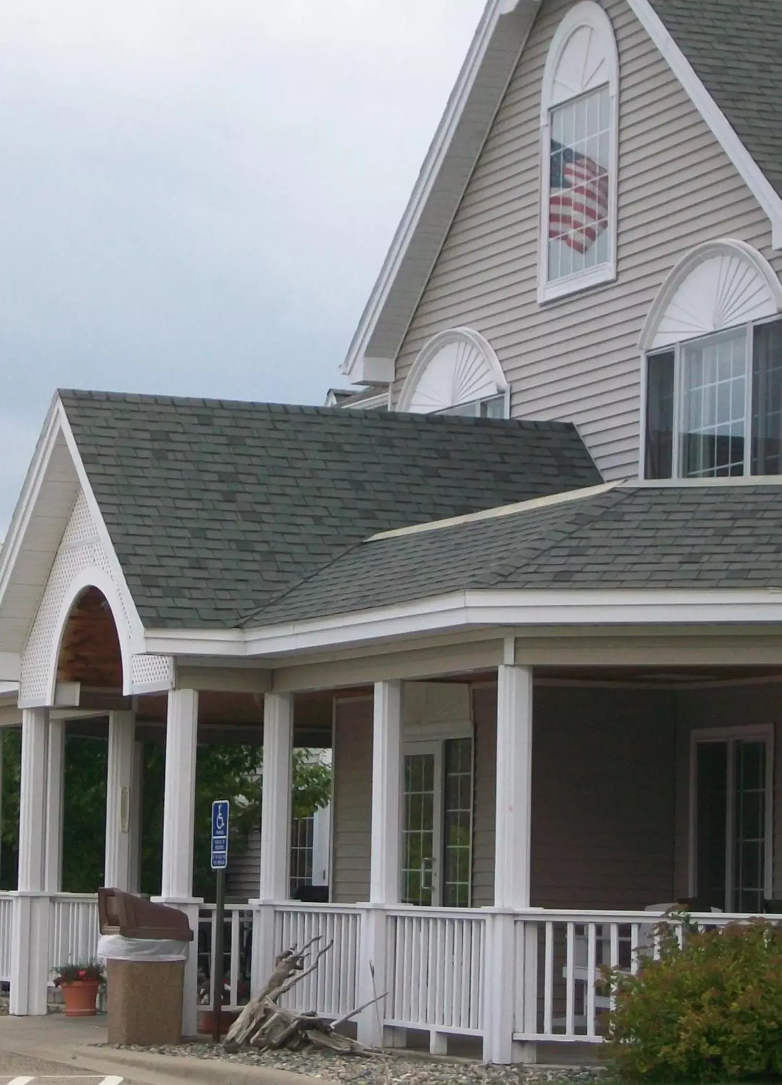 Facade/entrance, Property Building in Country Inn Walker