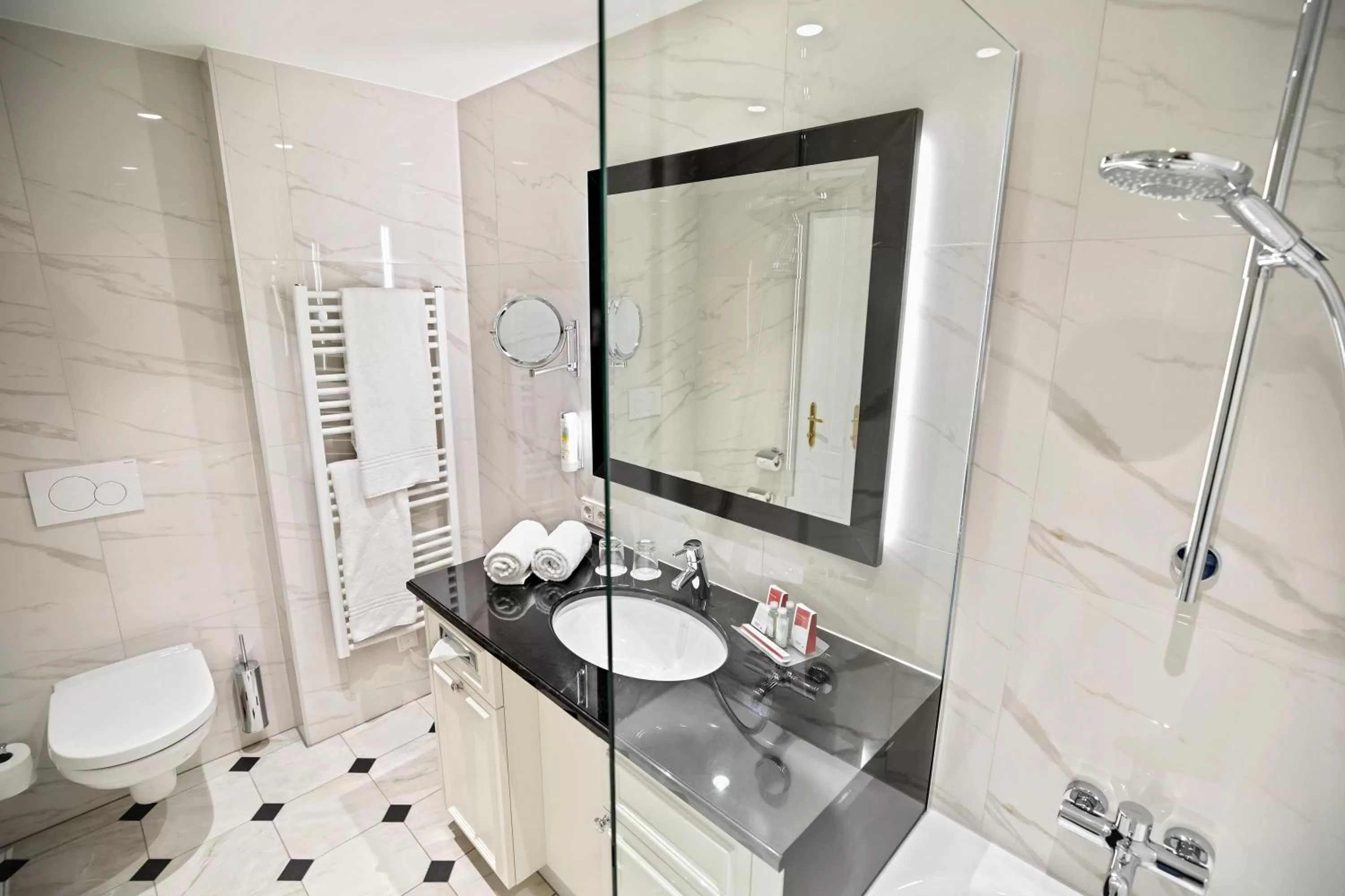 Bathroom in Austria Trend Parkhotel Schönbrunn Wien