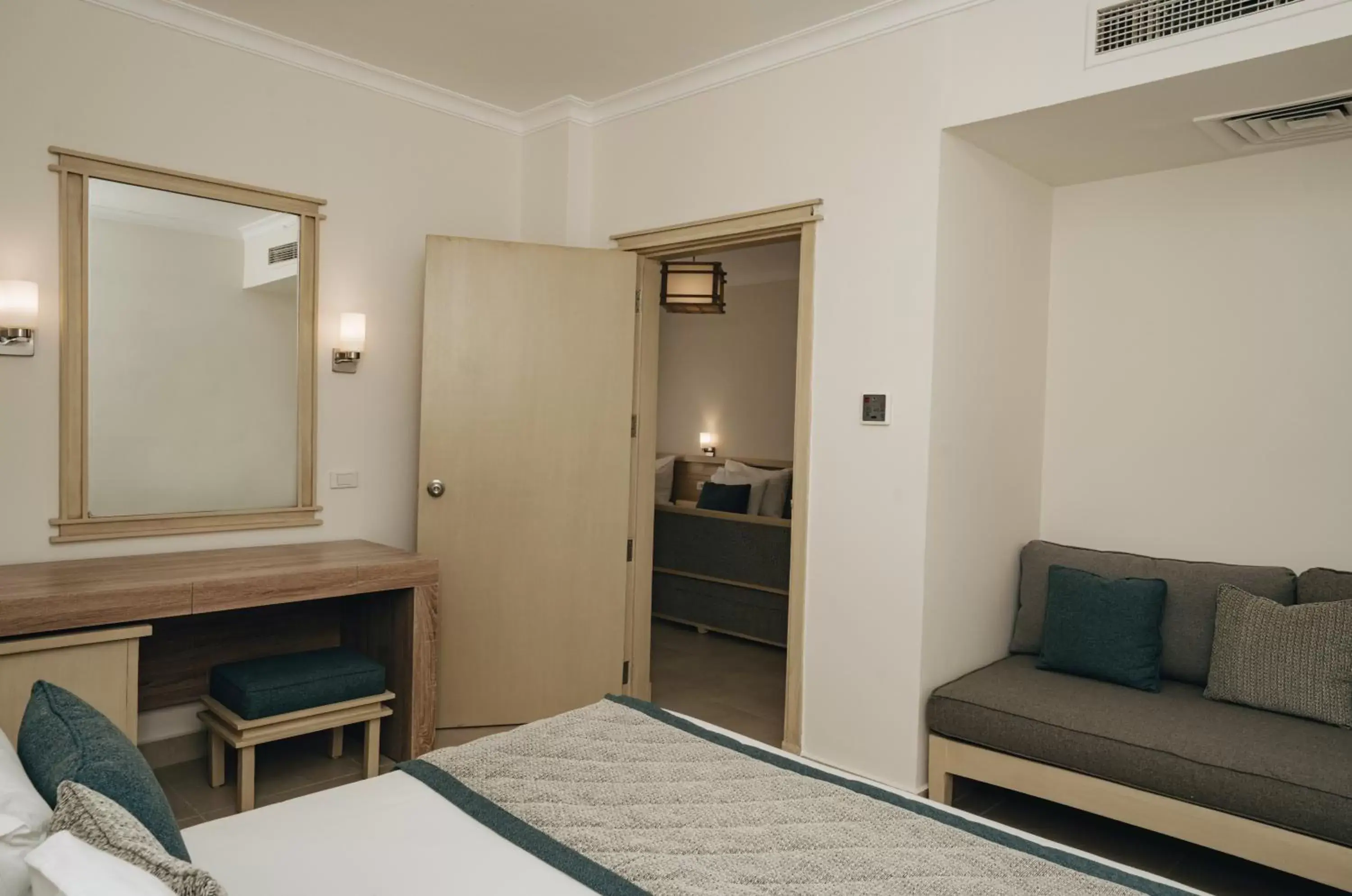 Bedroom, Bed in Sentido Casa Del Mar Resort