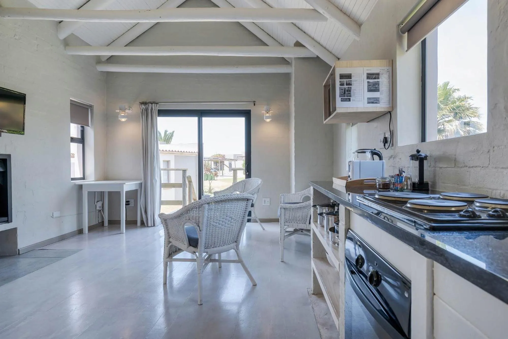 Kitchen or kitchenette in Blue Bay Lodge