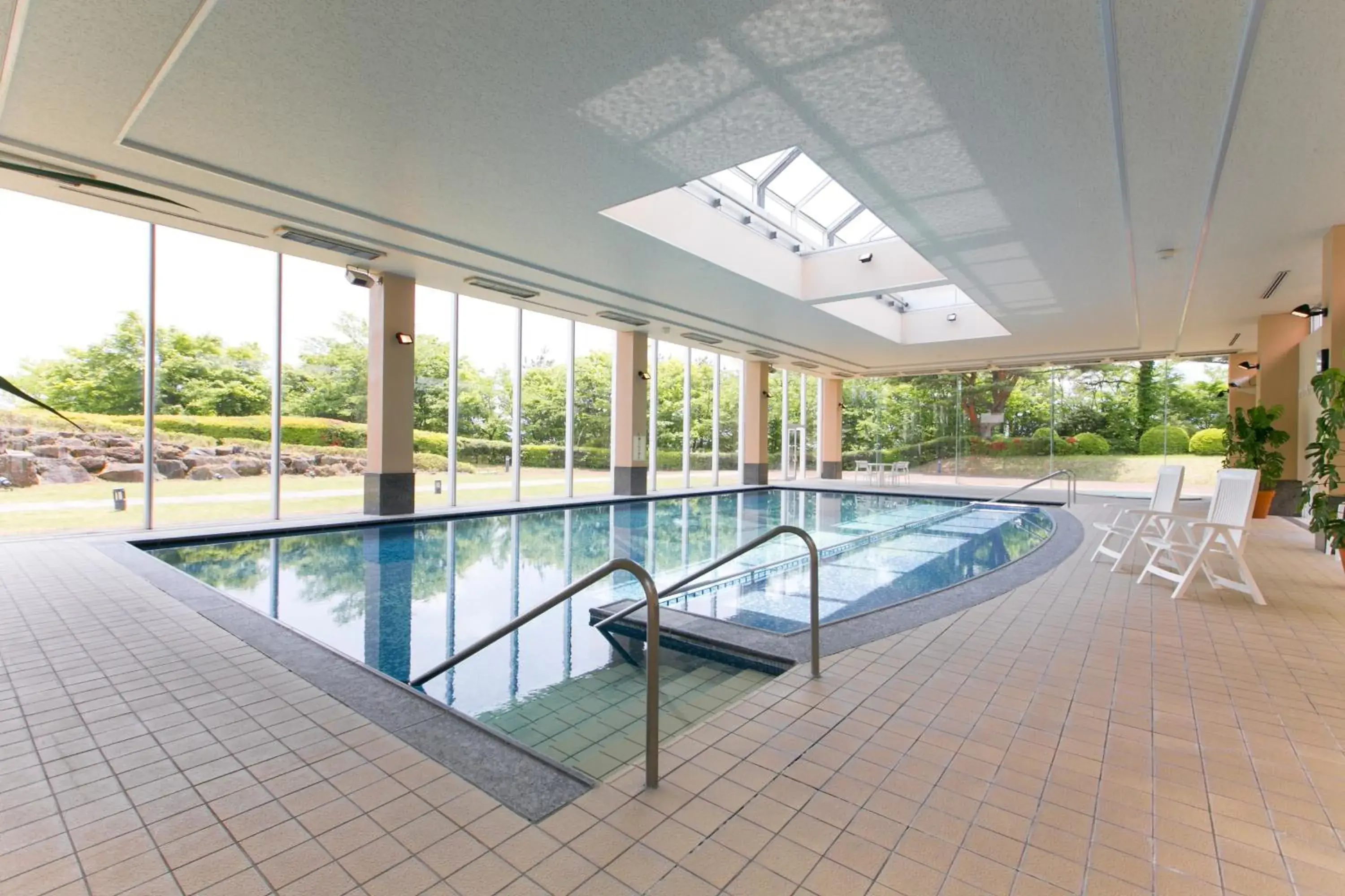 Swimming Pool in Hotel Mt.Fuji