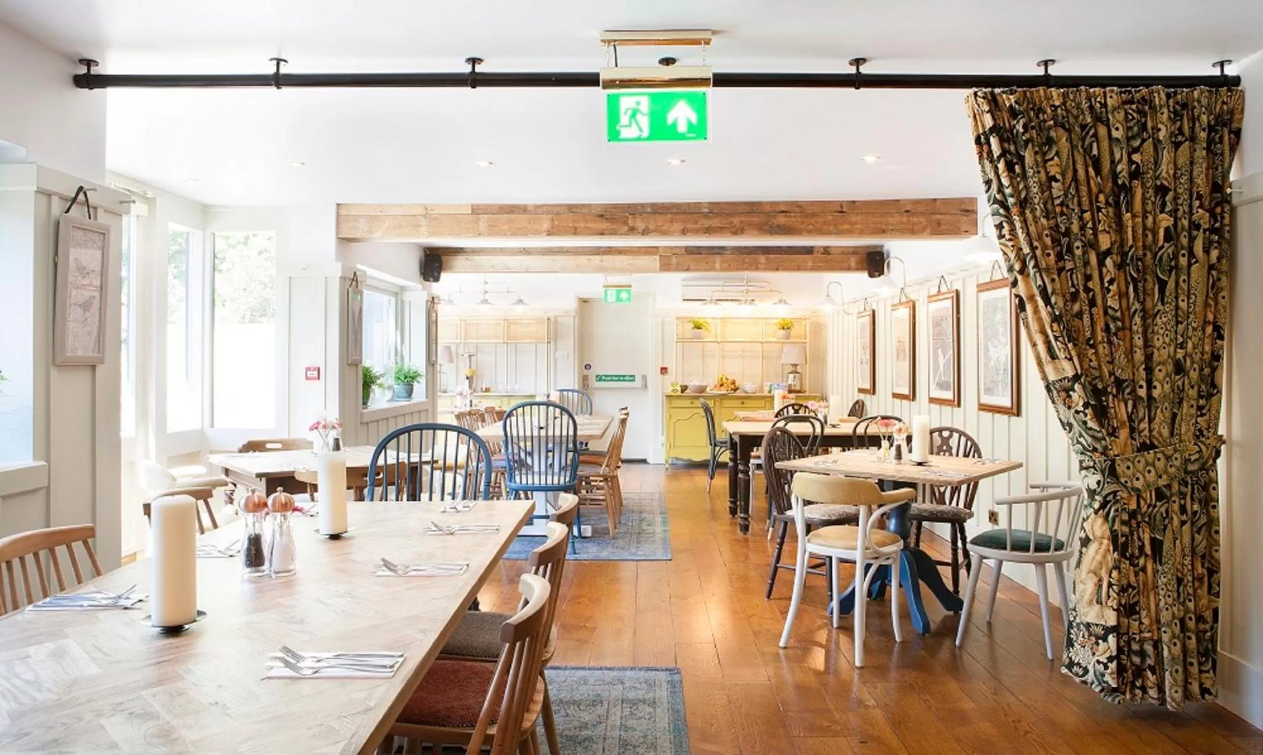 Restaurant/places to eat in The Bird In Hand