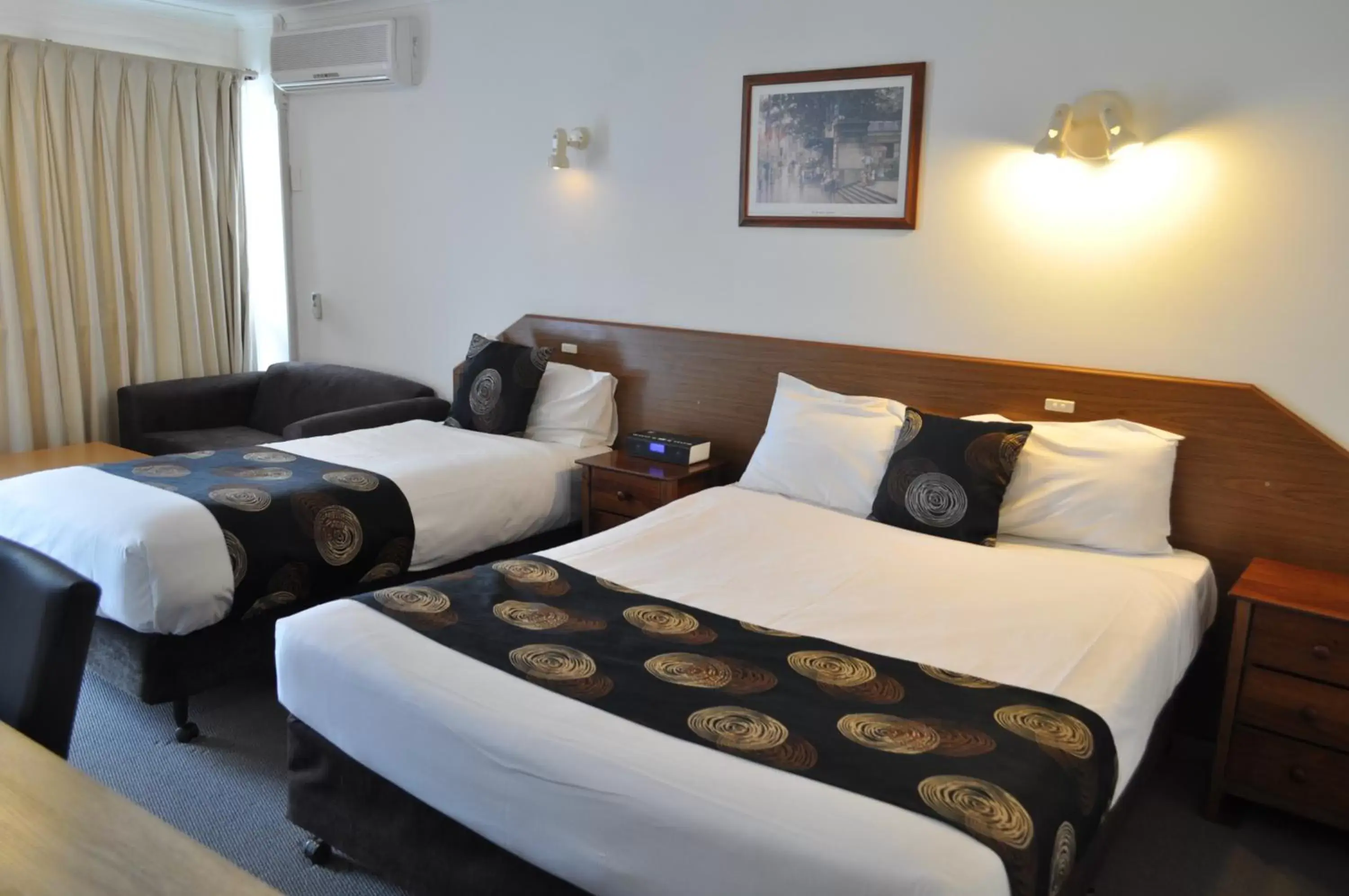 Bedroom, Bed in Albury Burvale Motor Inn