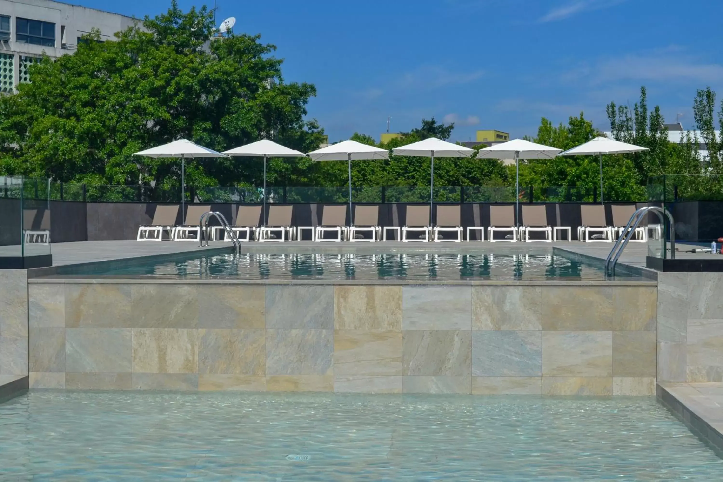 Swimming pool in Hotel Premium Chaves - Aquae Flaviae