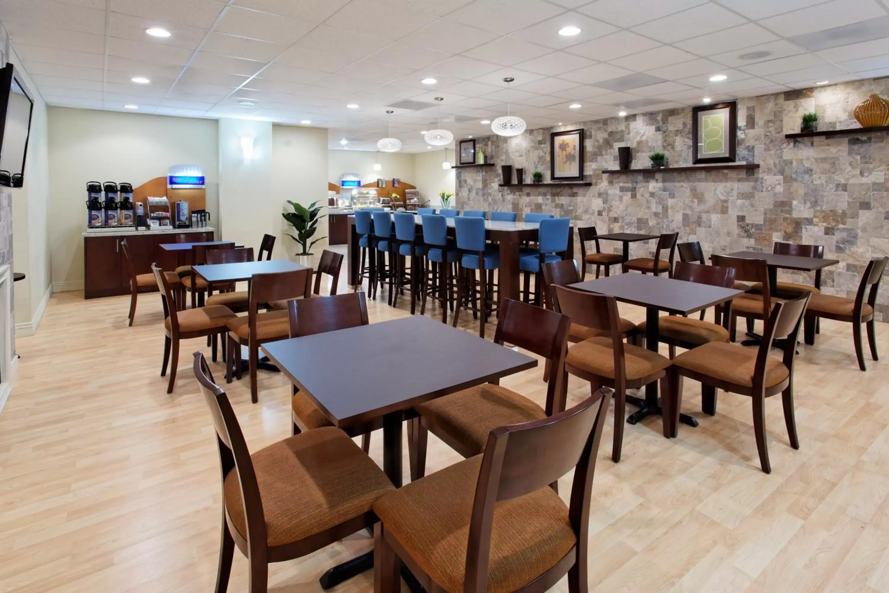 Breakfast, Restaurant/Places to Eat in Holiday Inn Express Benicia, an IHG Hotel