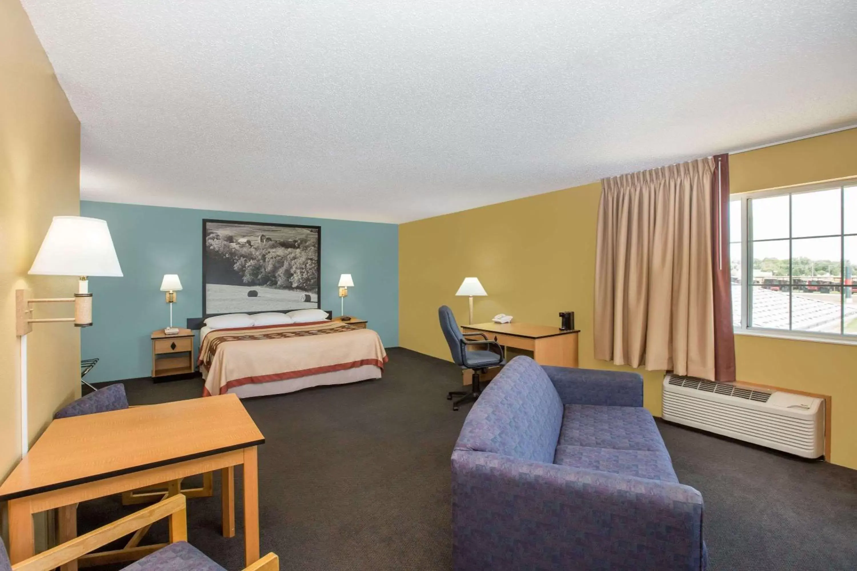 Photo of the whole room in Super 8 by Wyndham Clarinda