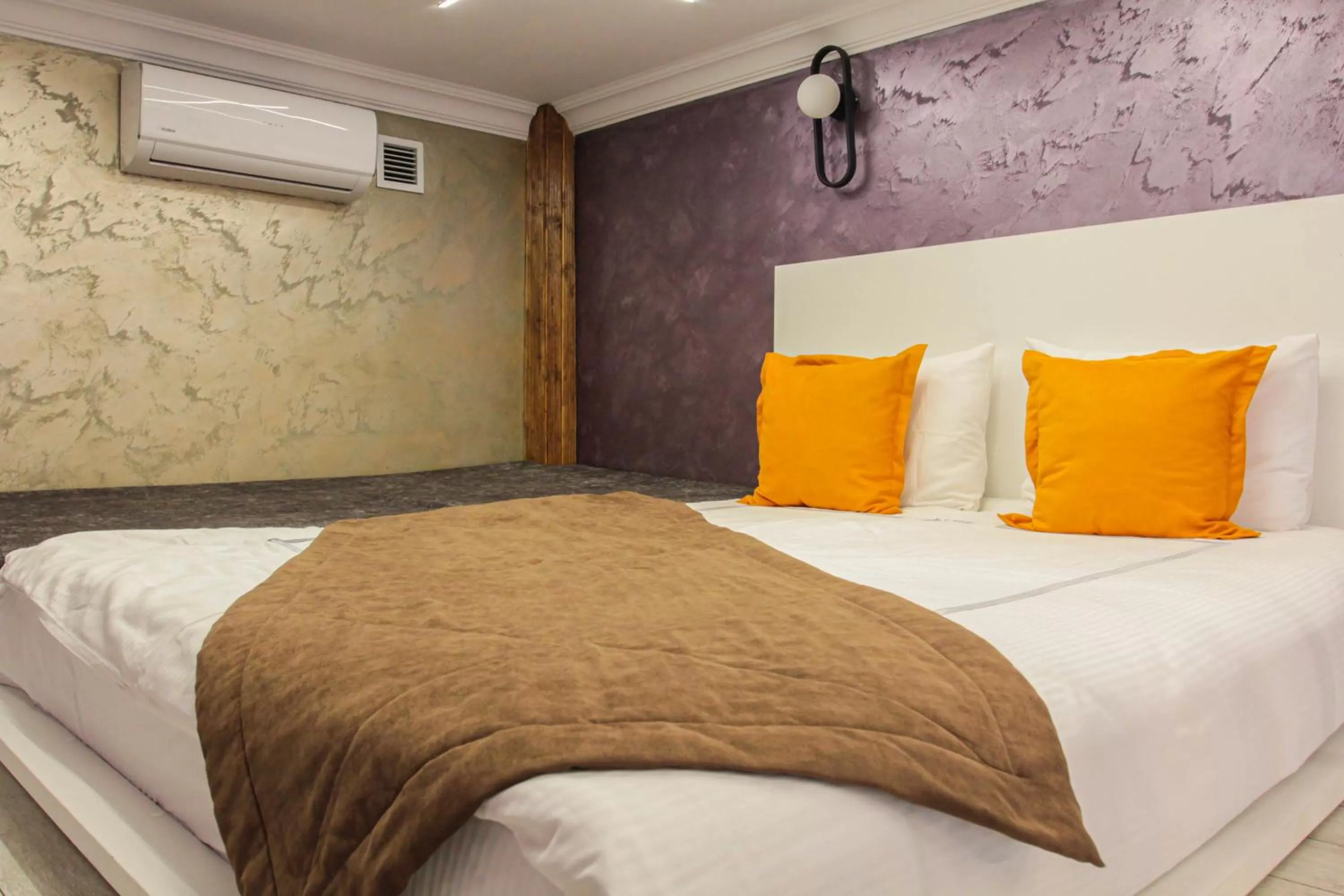 Bed in E-lite& Meatador