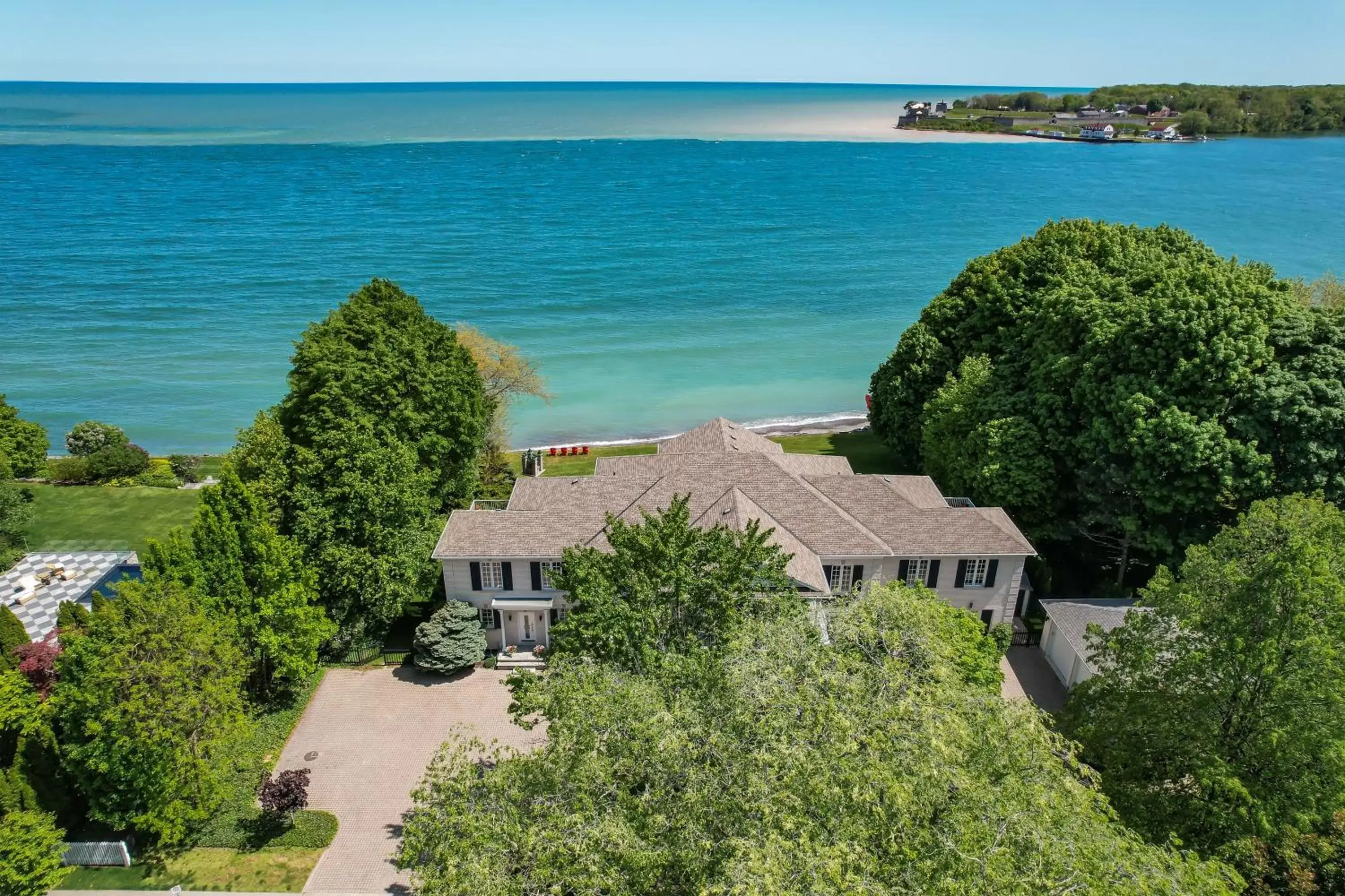 Property building, Bird's-eye View in Somerset - A Private Retreat