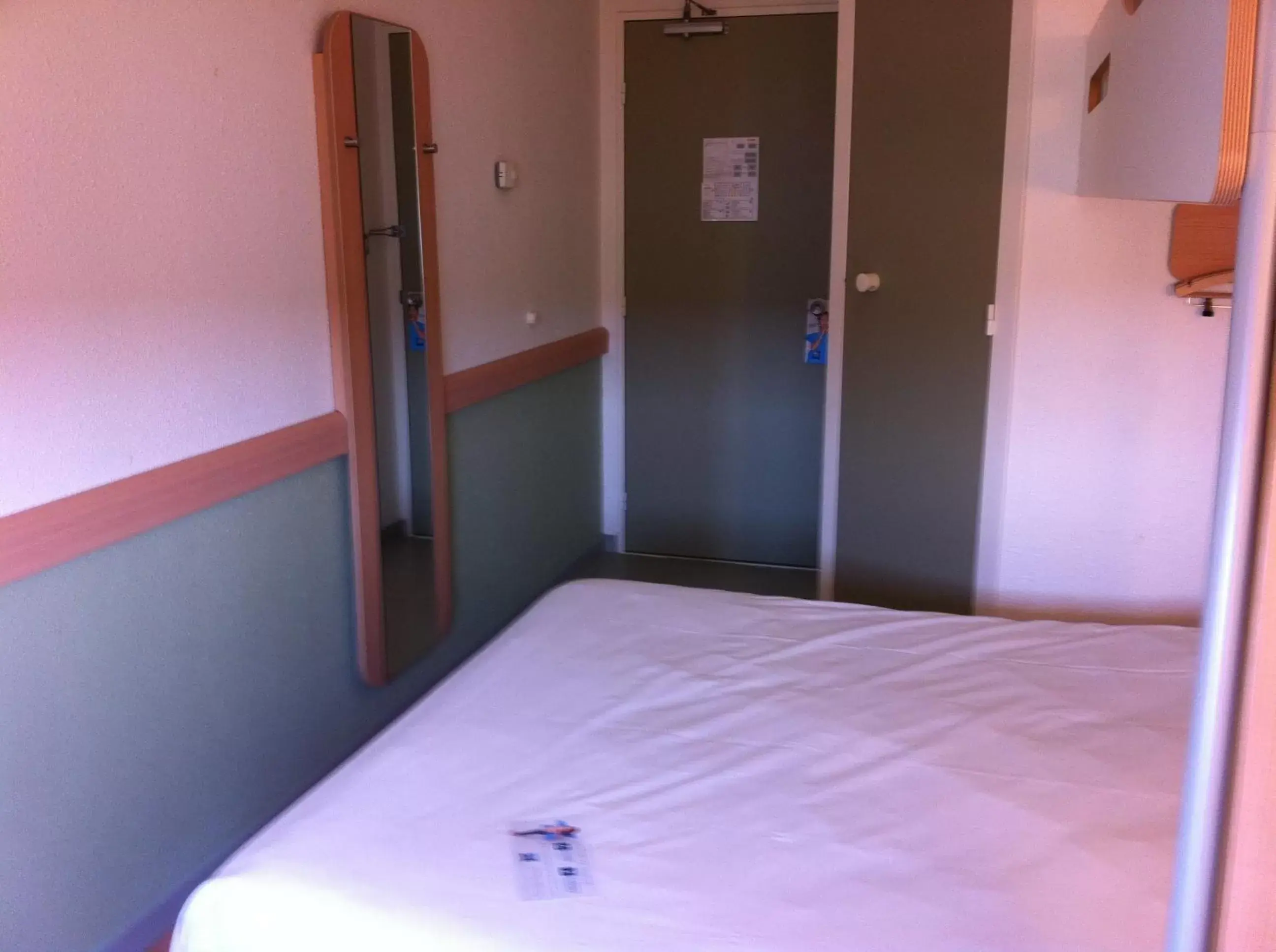 Bed in ibis budget Mâcon Nord