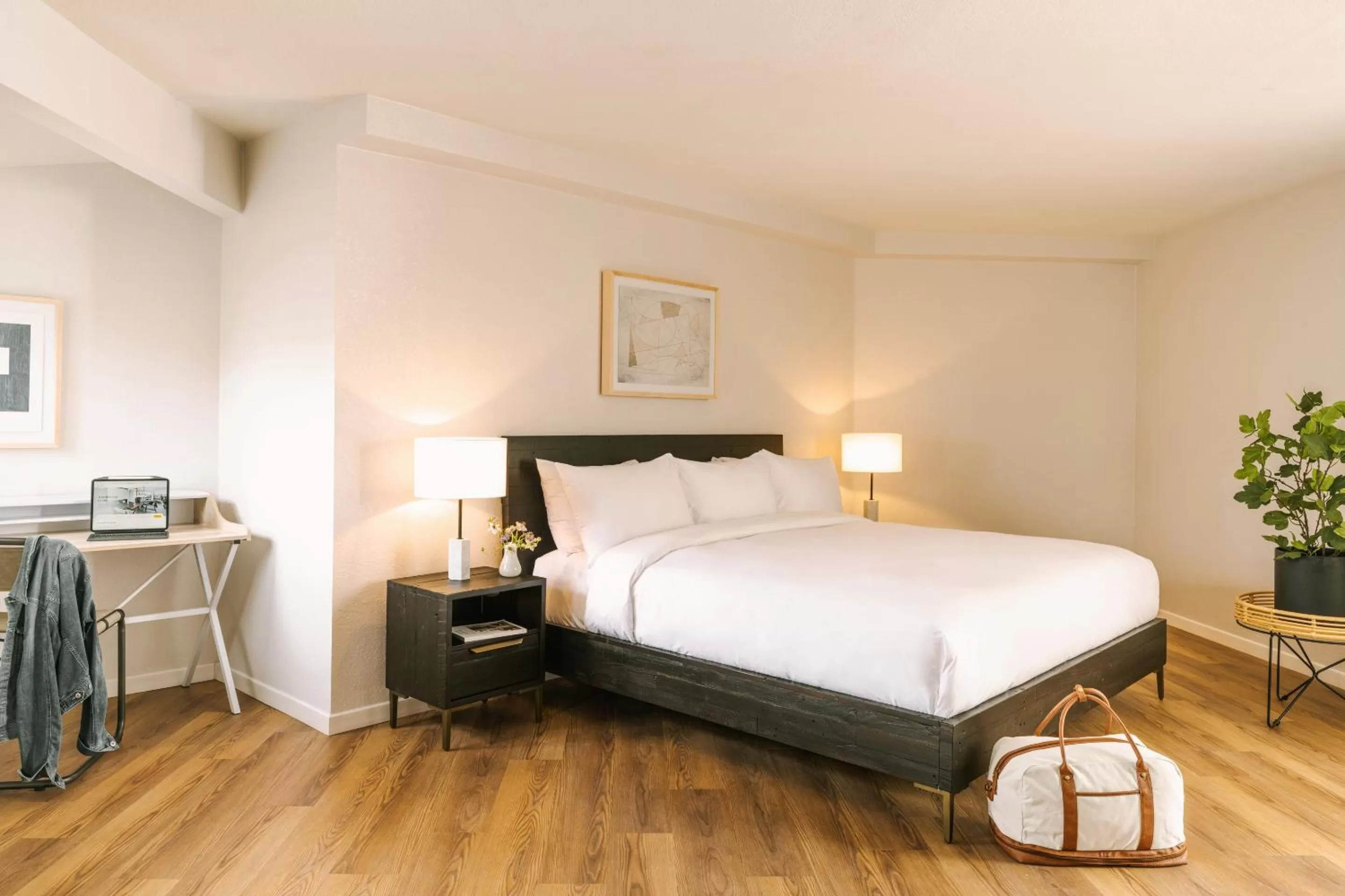 King Room - Disability Access in Sonder La Ensenada