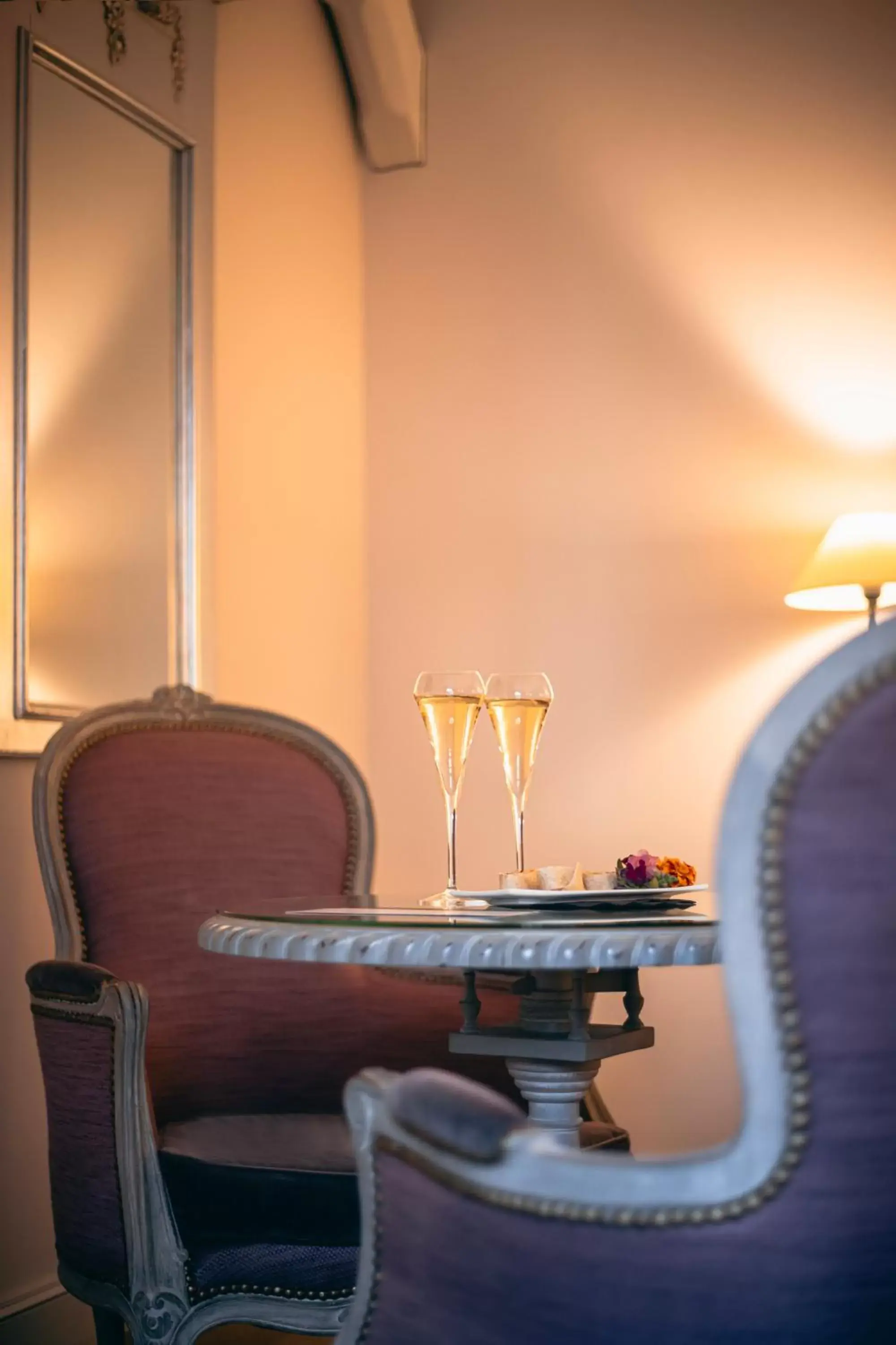 Bedroom, Seating Area in Hotel Cour du Corbeau Strasbourg - MGallery