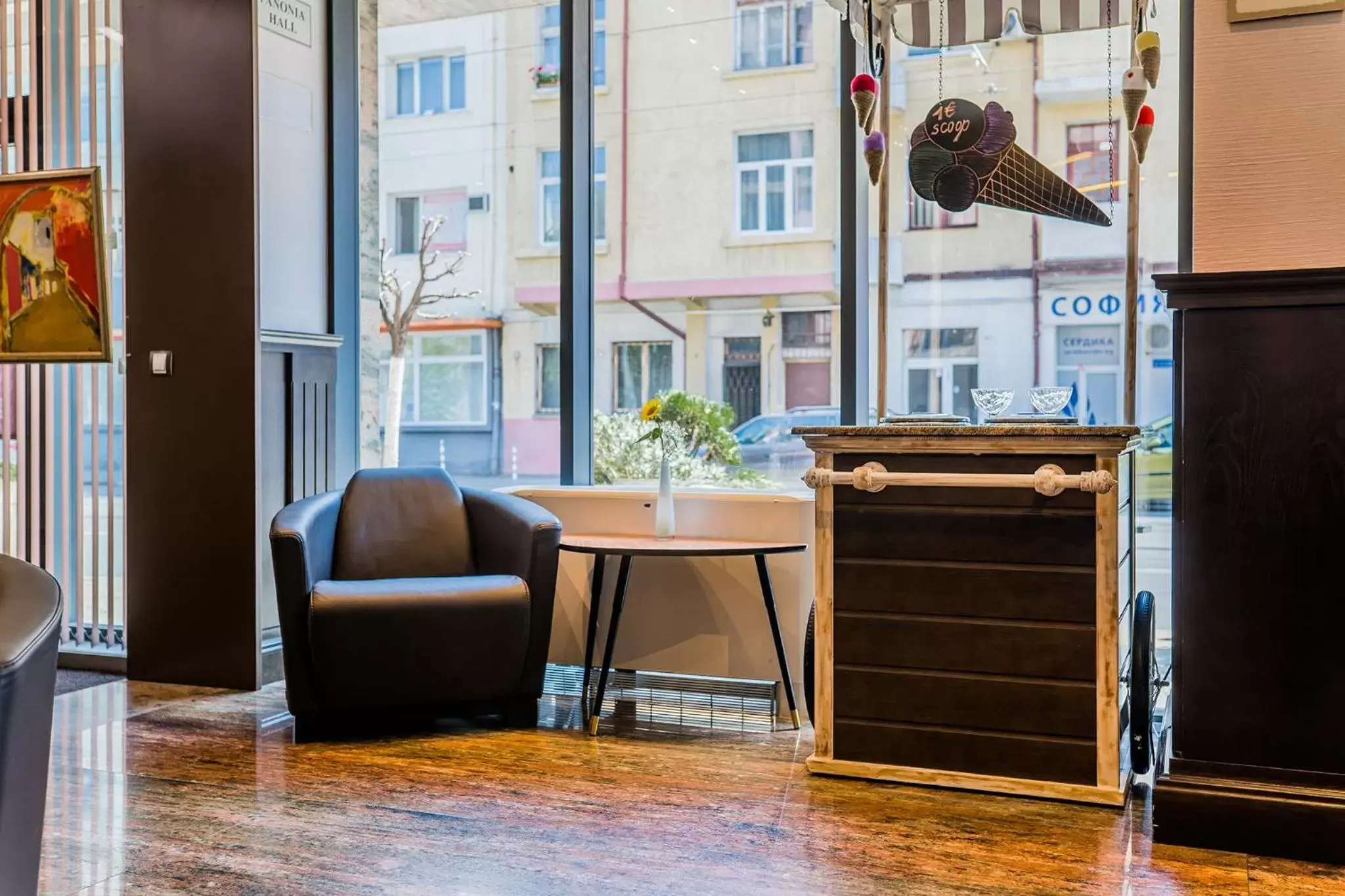 Lobby or reception in Budapest Hotel - Free Parking Lobby or reception in Budapest Hotel - Free Parking