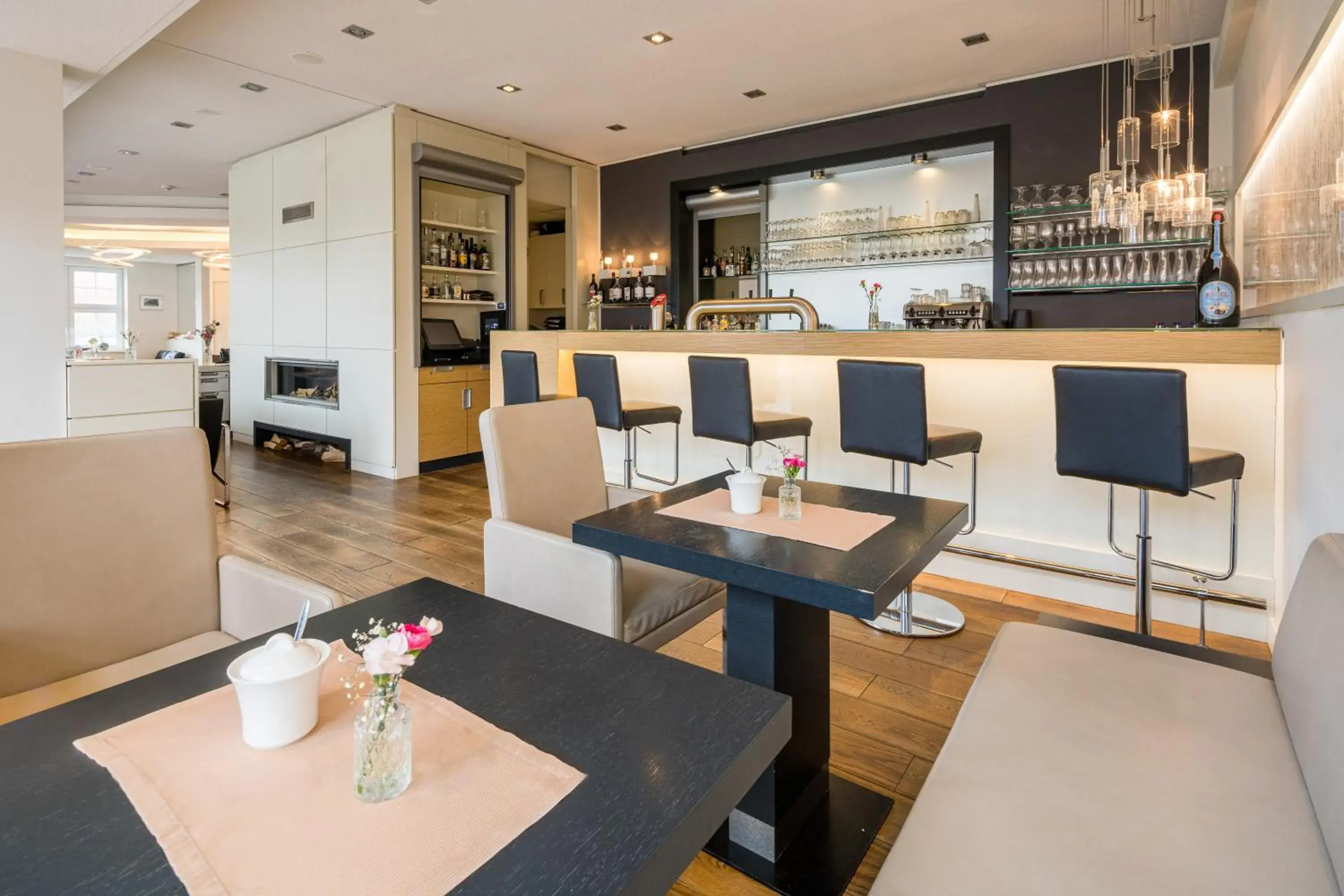 Lounge or bar, Restaurant/Places to Eat in Logierhus Langeoog