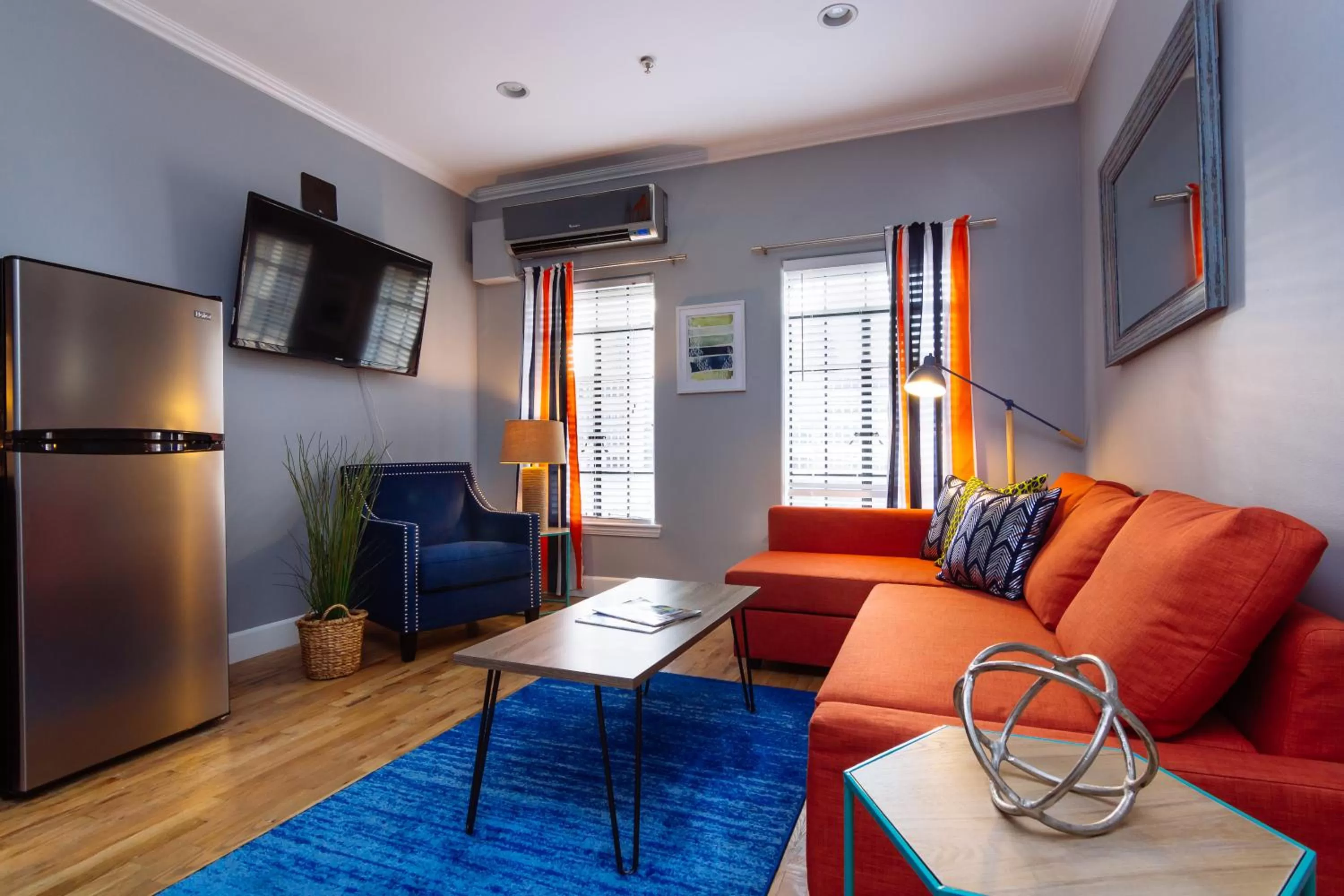 Deluxe 1-Bedroom Suite in Broadlind Hotel