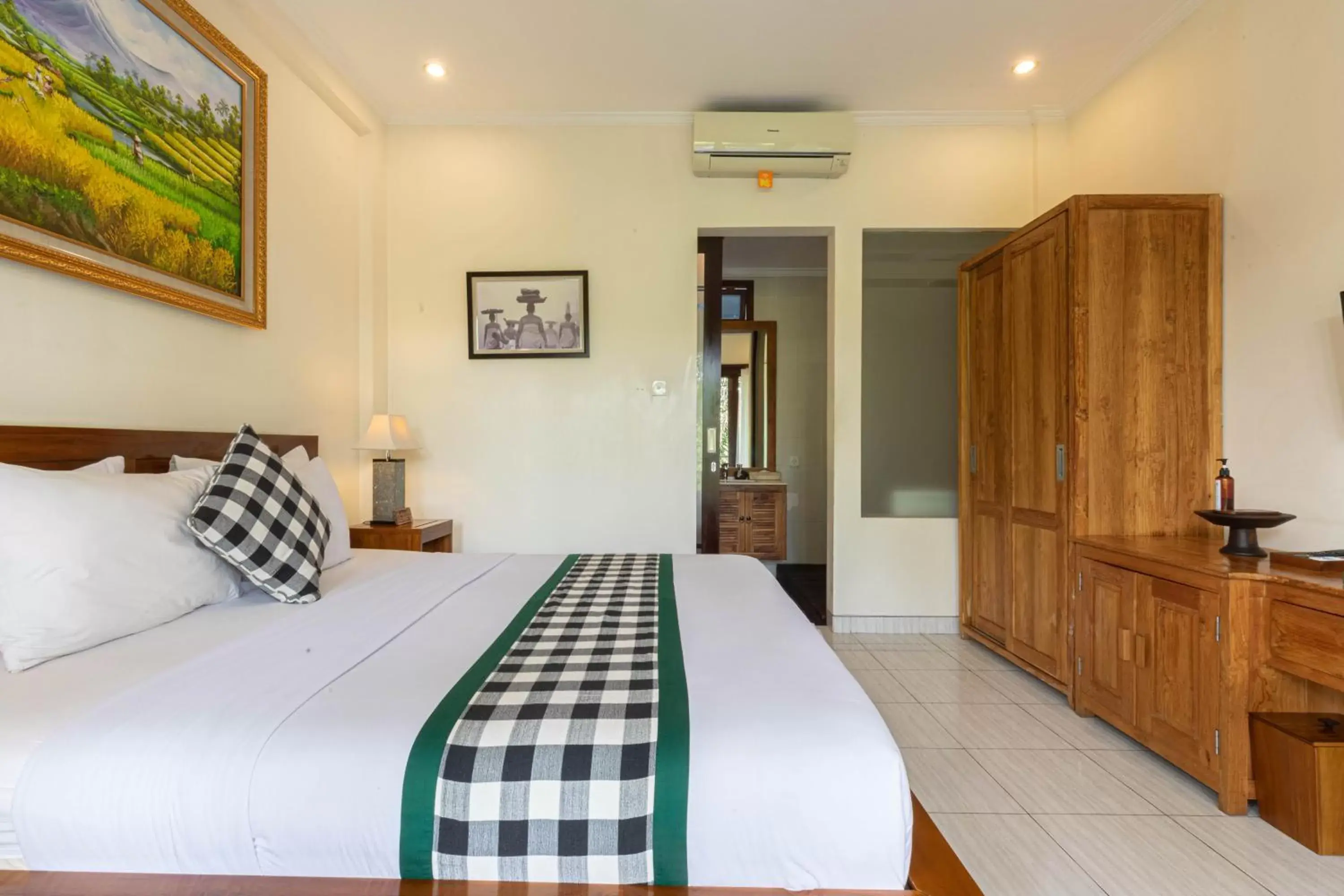 Bed in Meruhdani Boutique Hotel Ubud