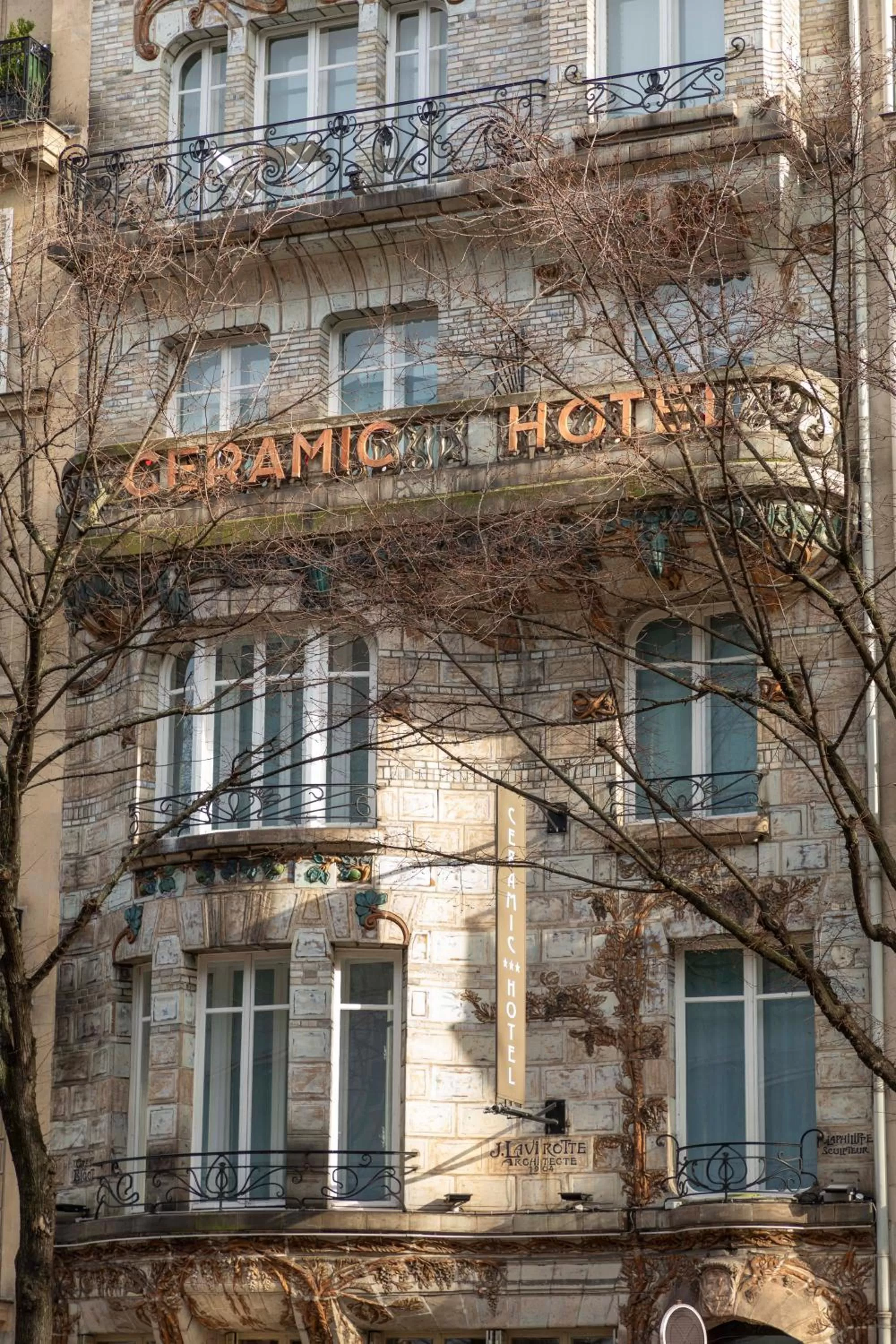 Property building in Elysées Ceramic
