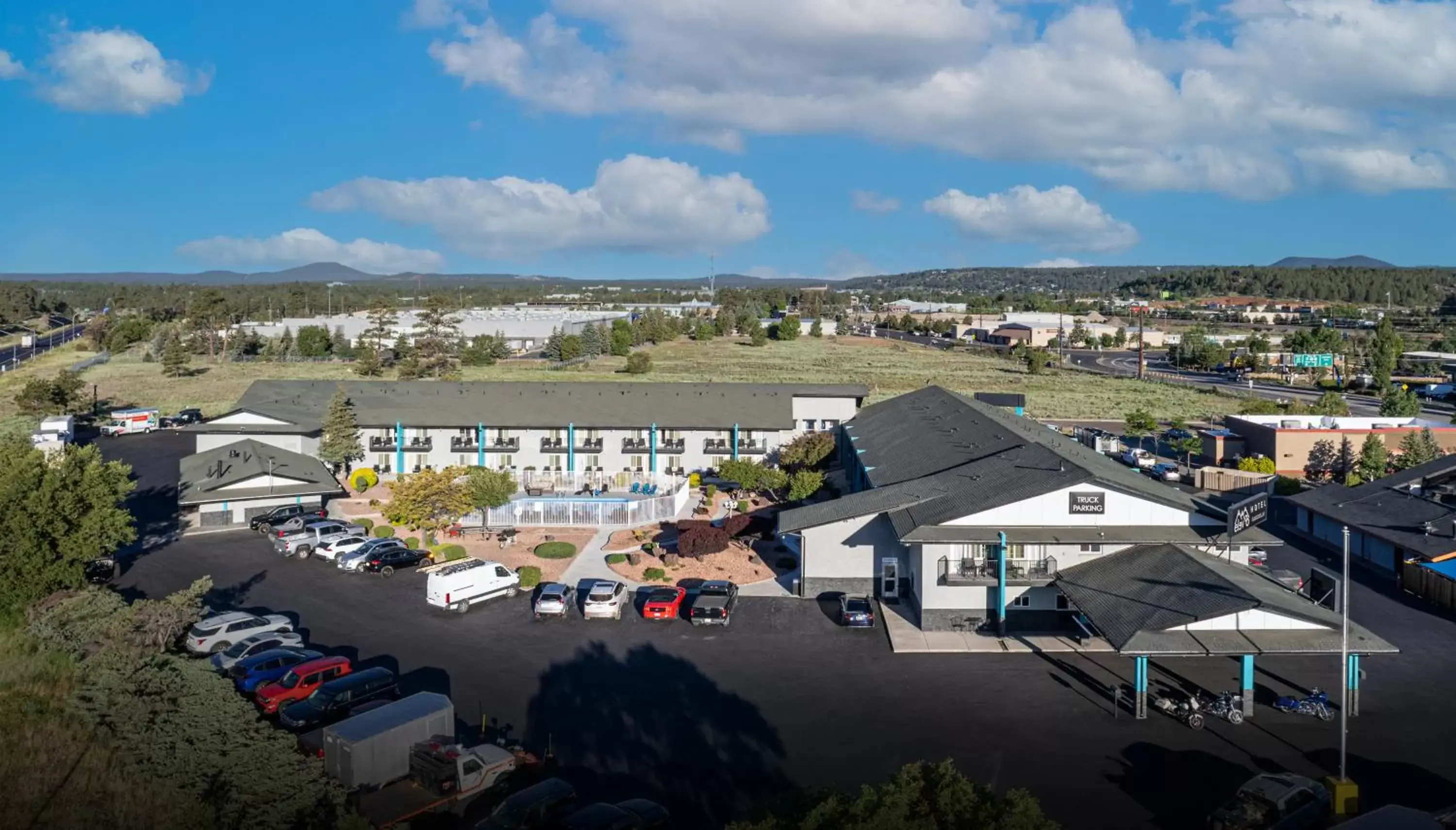 Parking, Bird's-eye View in Hotel Elev8 Flagstaff I-40 Exit 198 Butler Ave