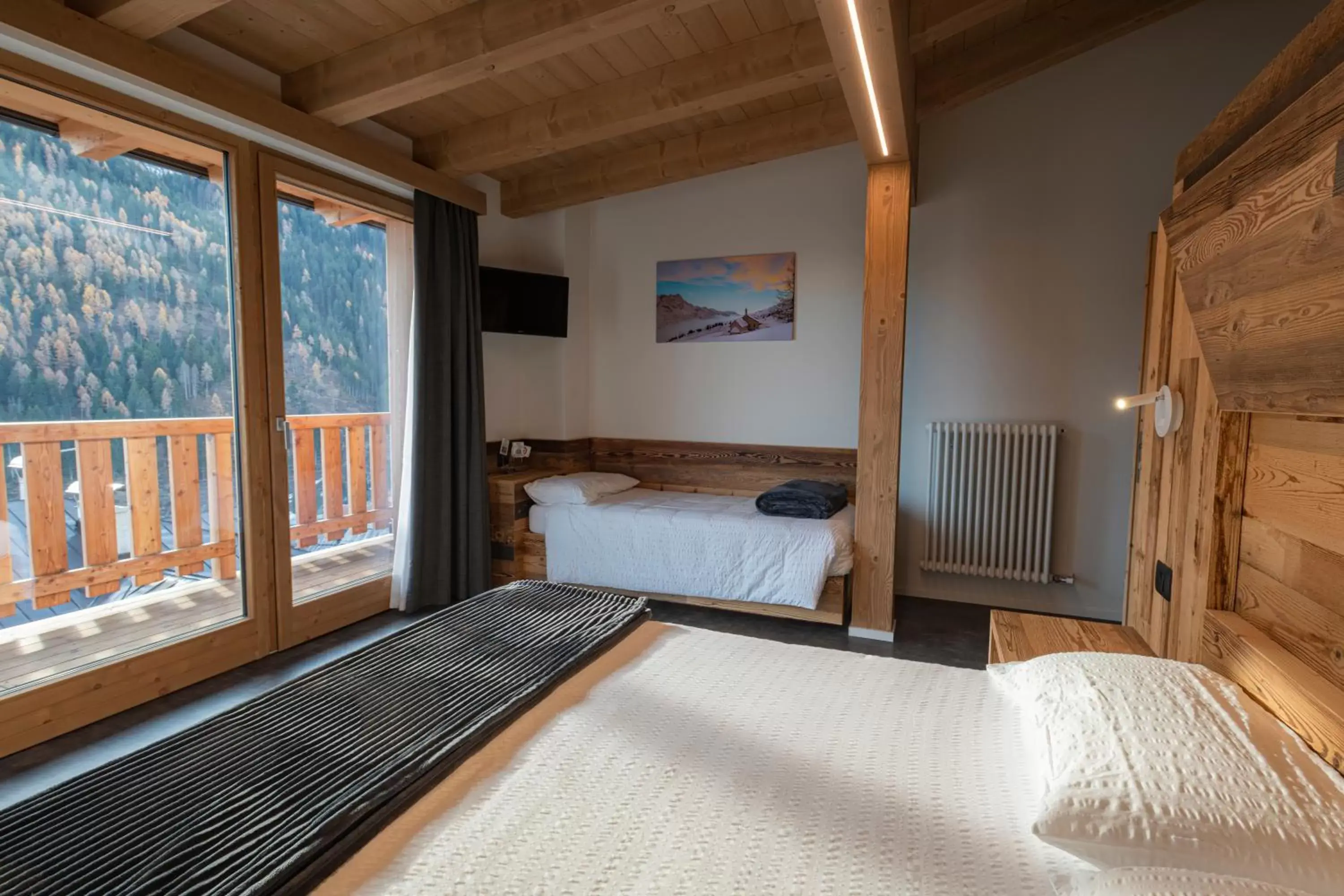 Photo of the whole room, Bed in Albergo Alpino