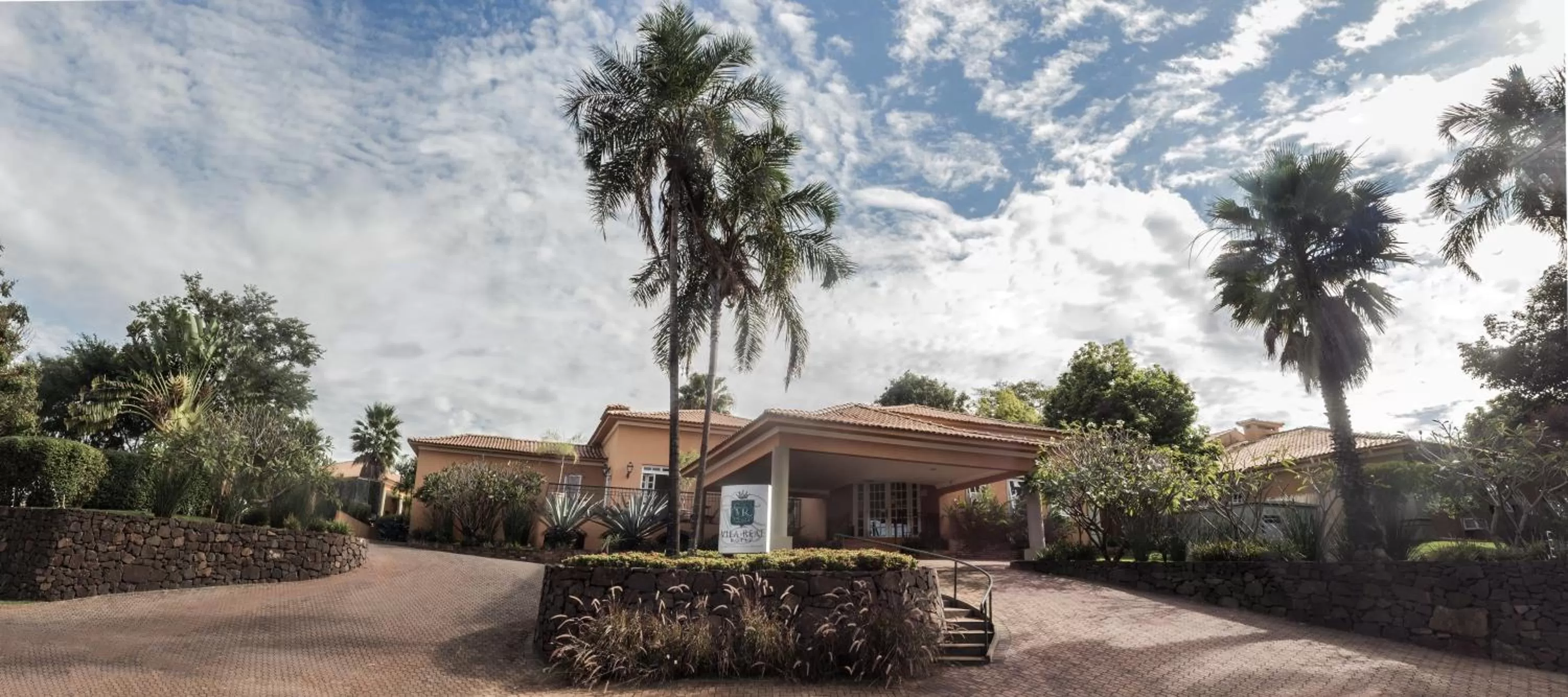 Facade/entrance in Vila Real Hotel