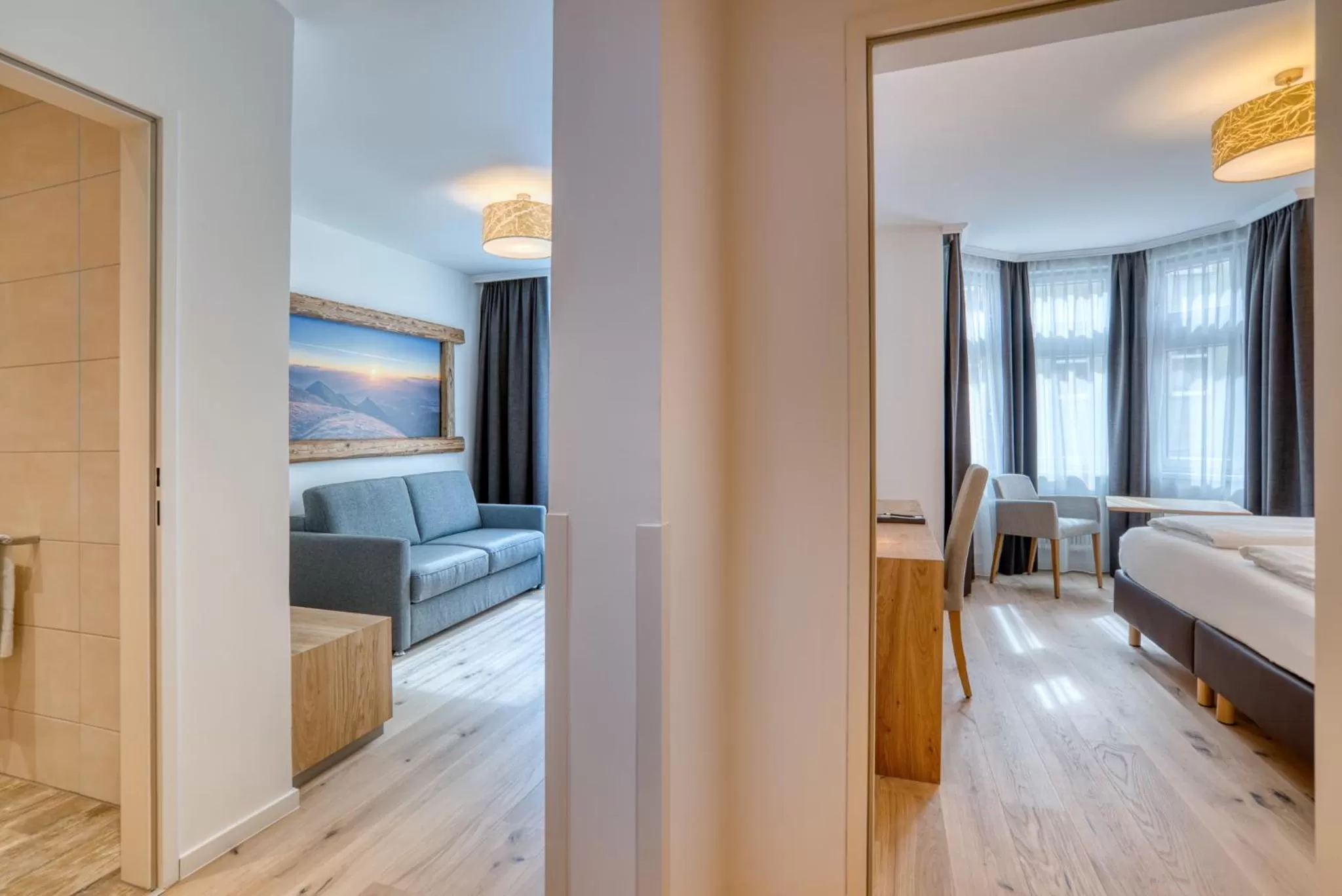 Photo of the whole room, Bed in Leipziger Hof Innsbruck