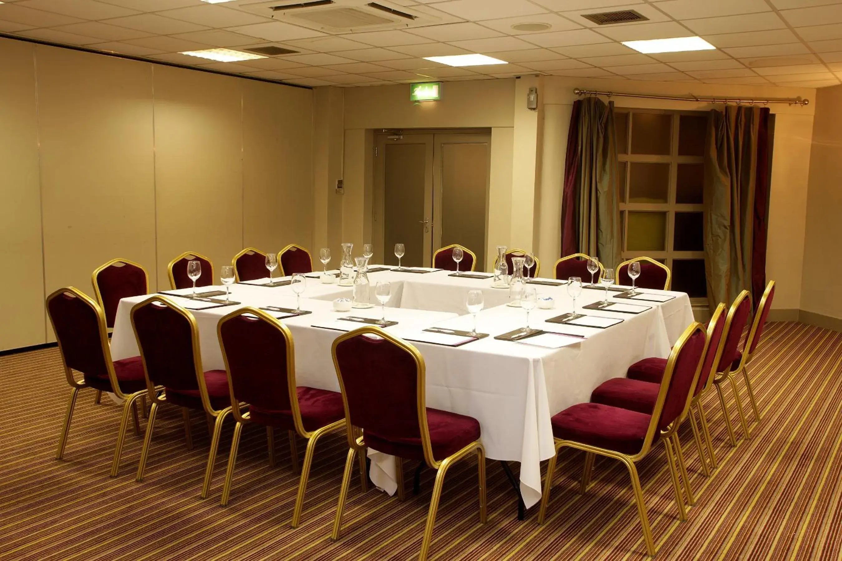 Meeting/conference room in Waterfoot Hotel