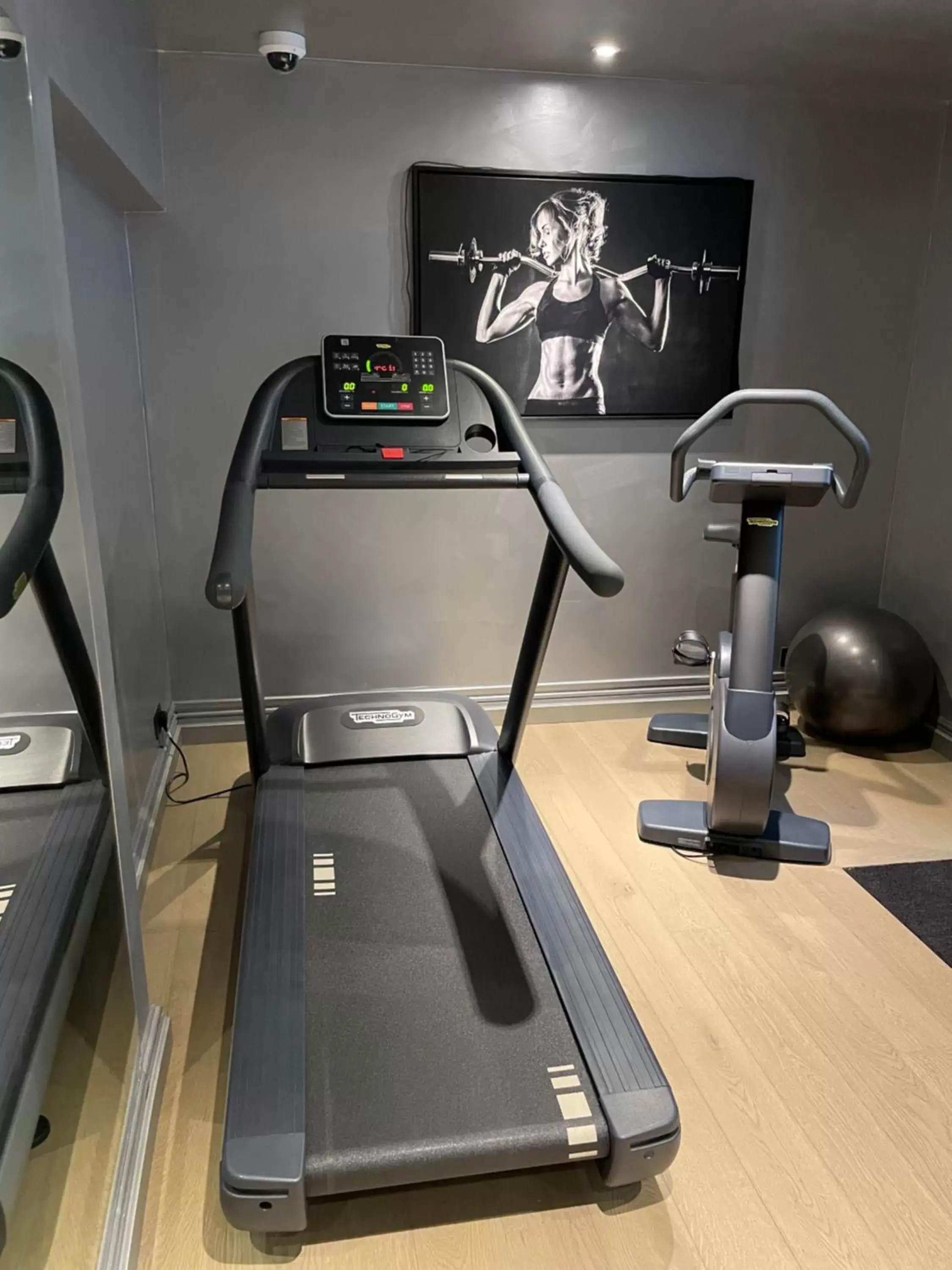 Fitness centre/facilities, Fitness Center/Facilities in Vancouver Studios