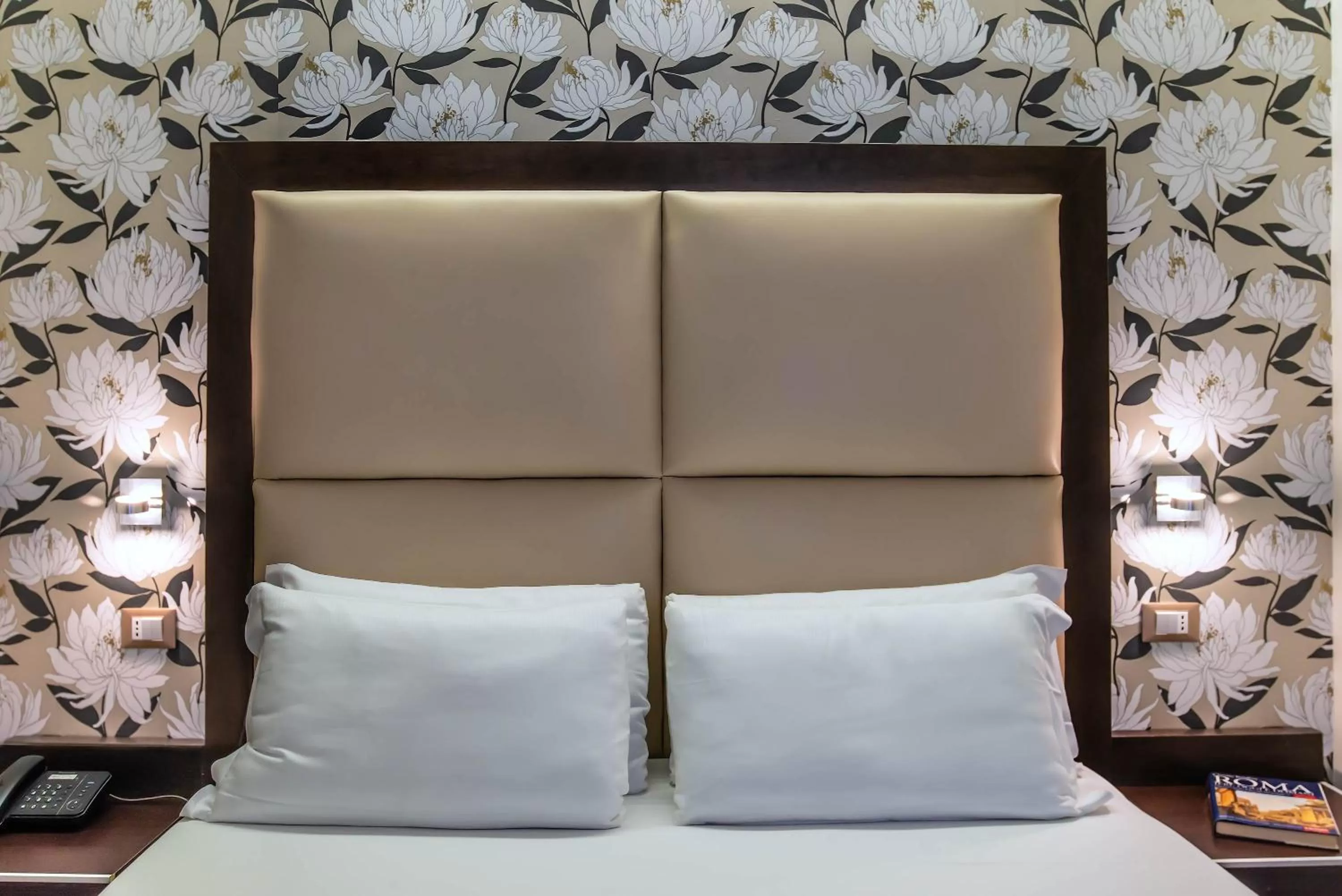 Bed in Catone District Hotel