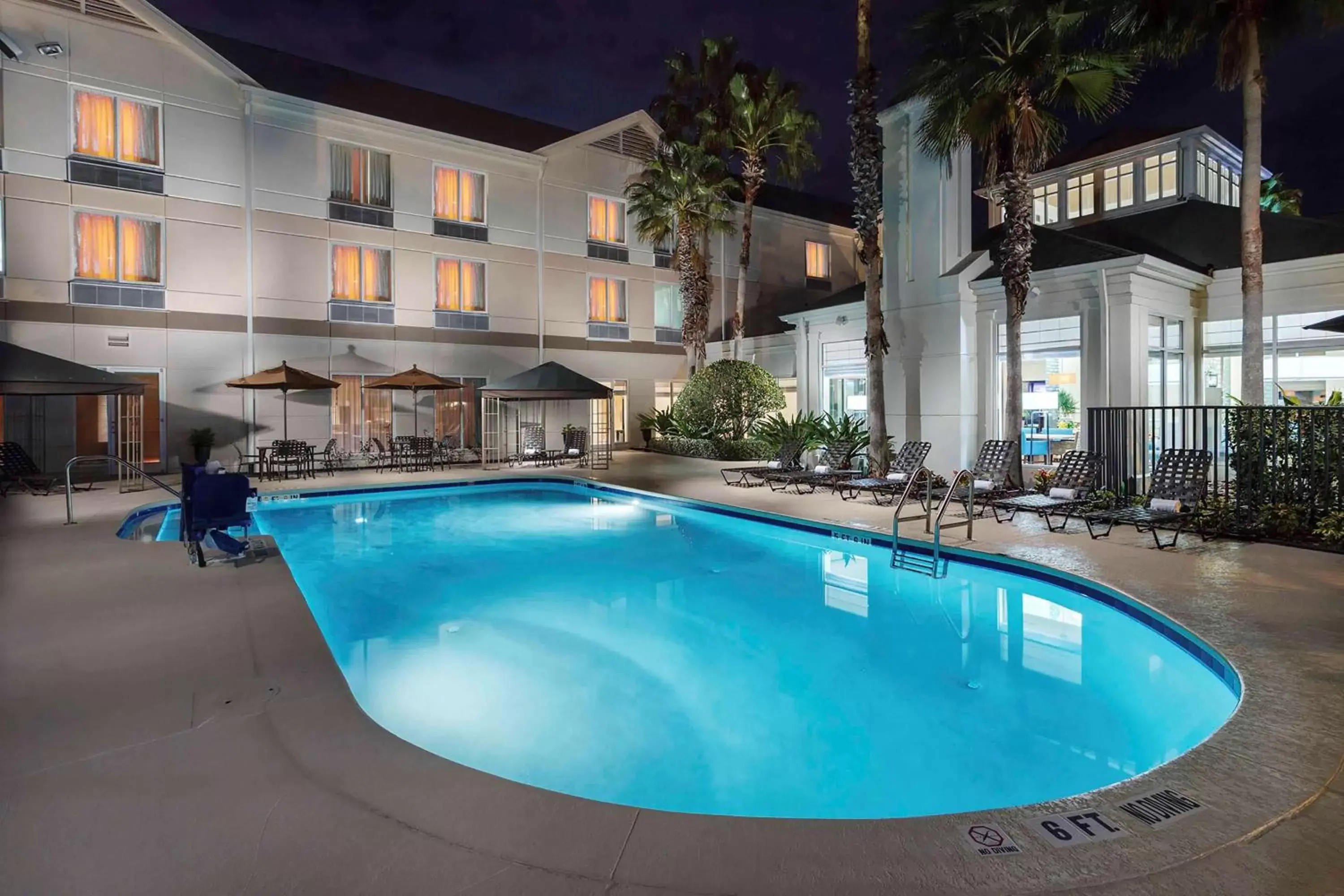 Pool view, Property Building in Hilton Garden Inn Lake Mary
