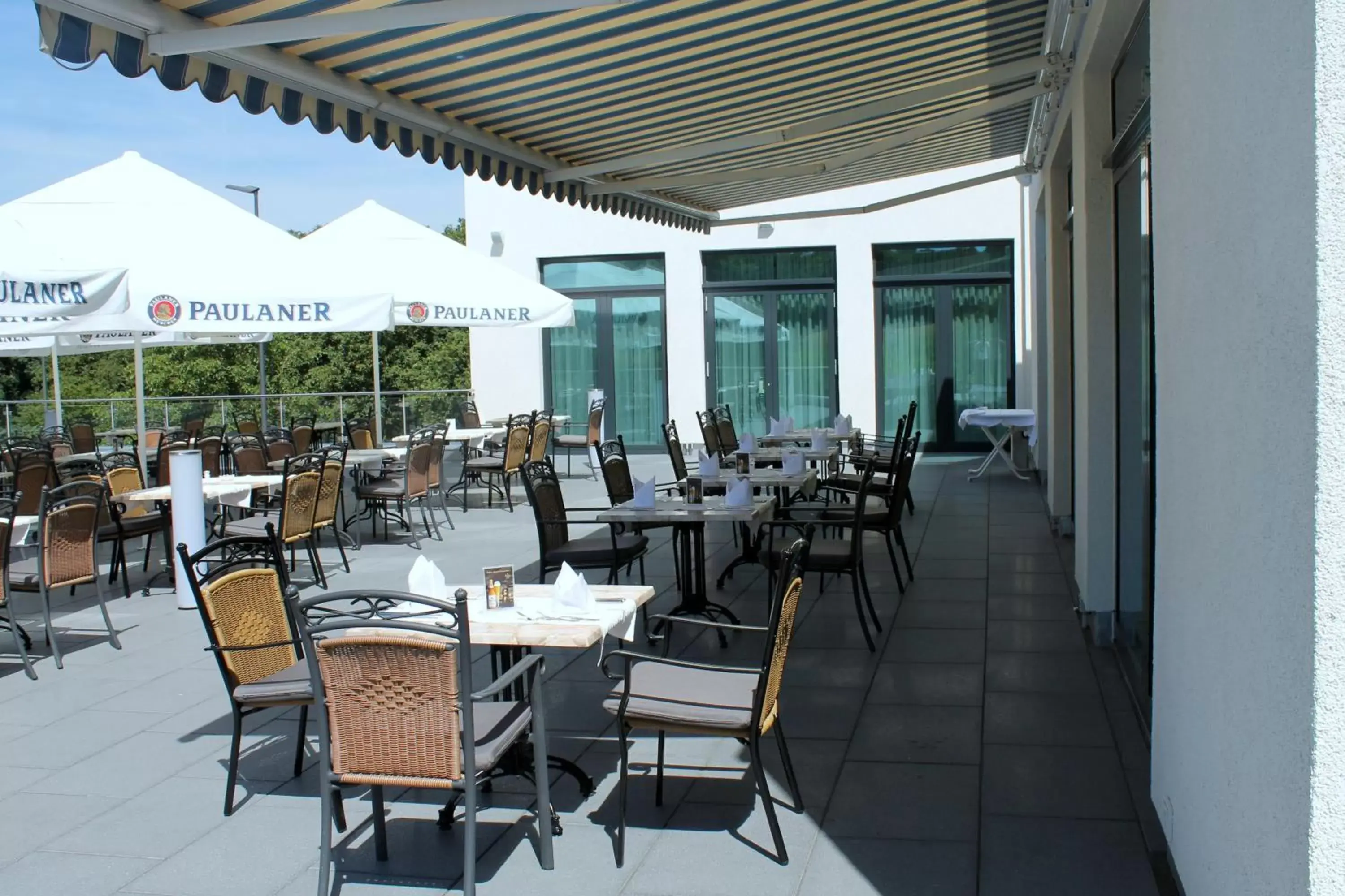 Balcony/Terrace, Restaurant/Places to Eat in Best Western Queens Hotel Pforzheim-Niefern