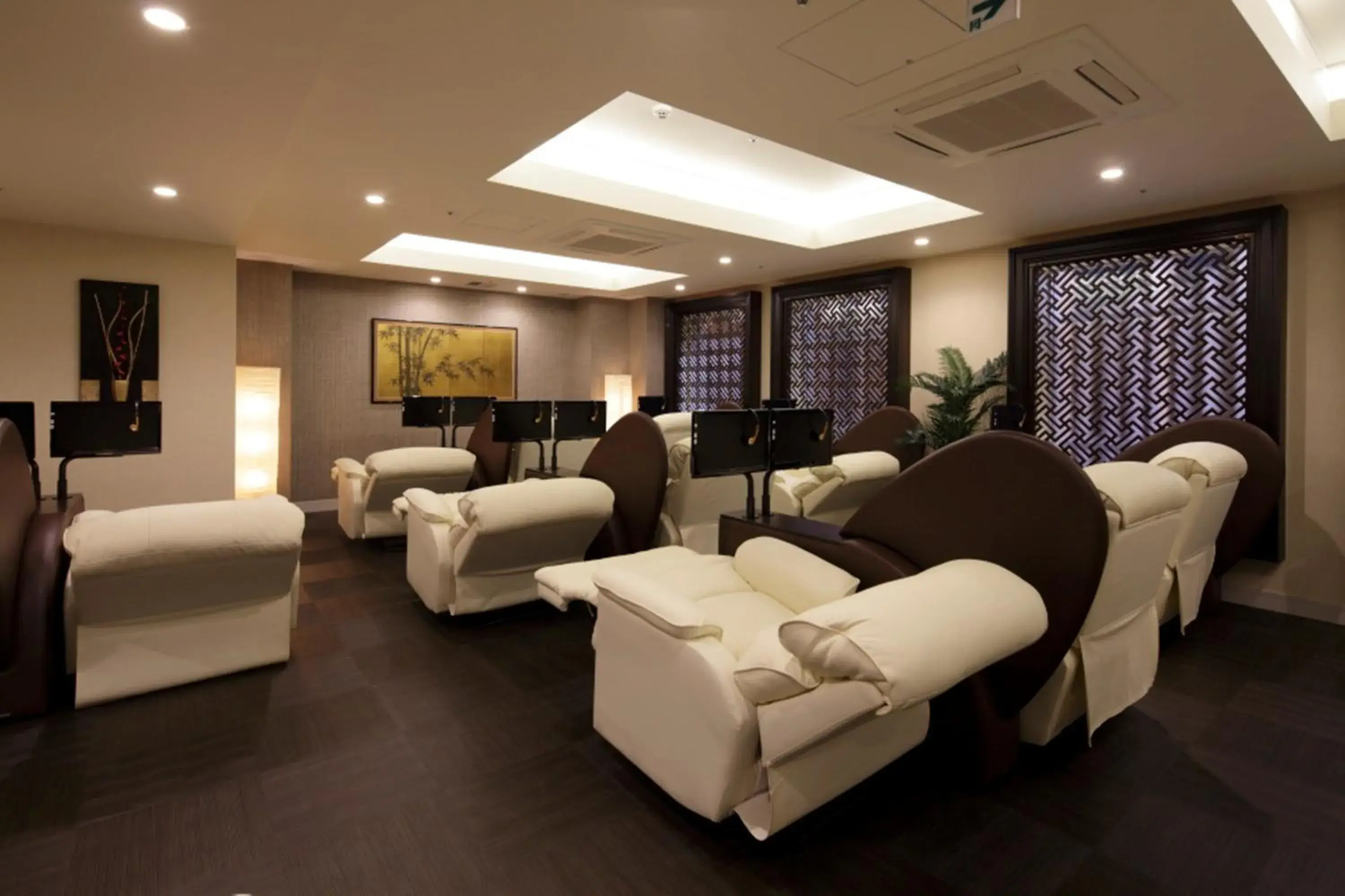 Communal lounge/ TV room, Lobby/Reception in Centurion Hotel Grand Akasaka Mitsuke Station