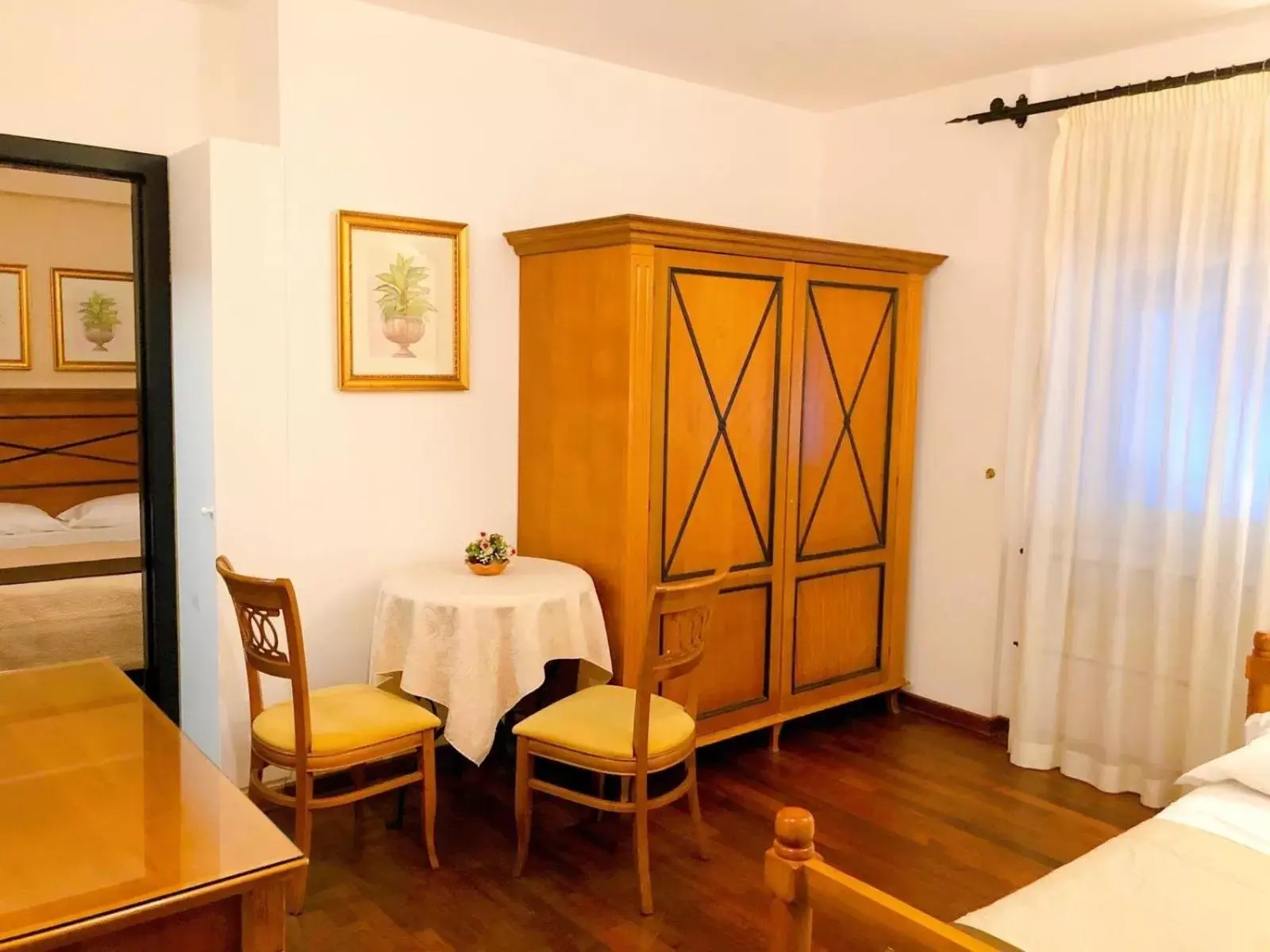 Dining Area in Hotel Florio Operà Palermo Central