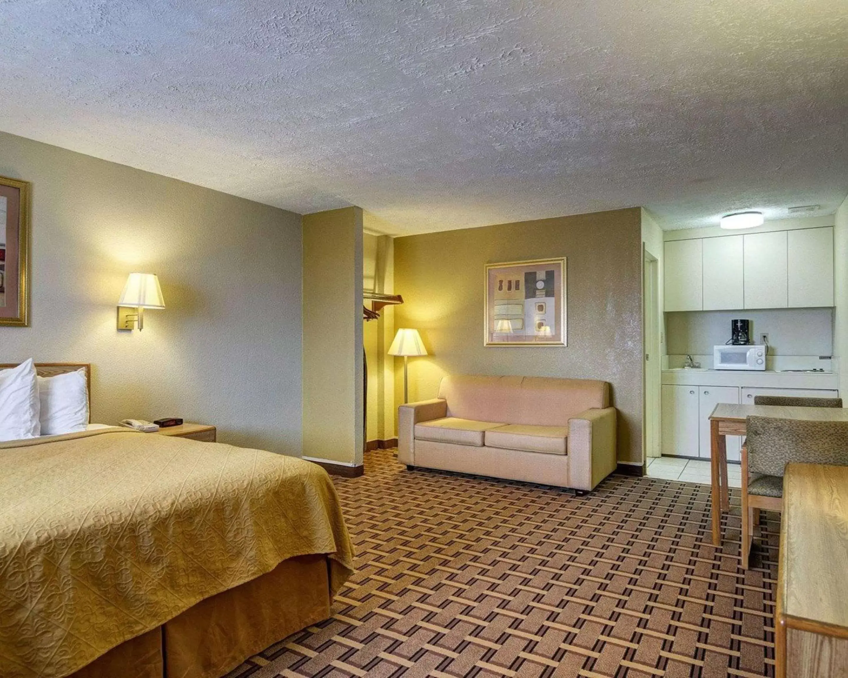 Photo of the whole room, Bed in Quality Inn Conway - Greenbrier