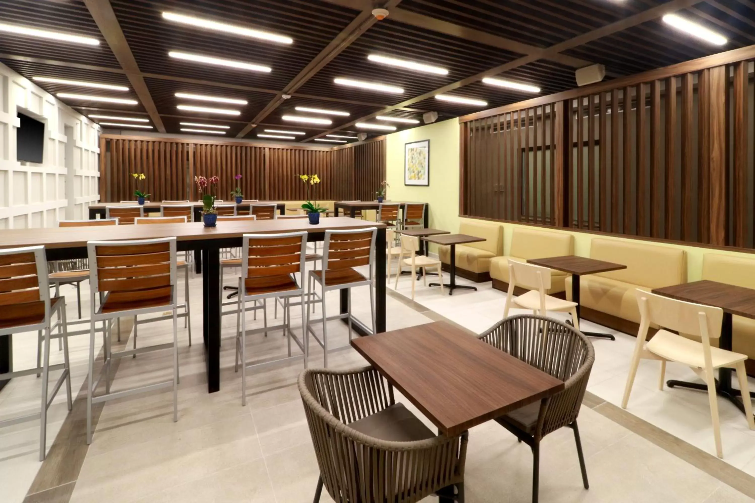 Breakfast, Restaurant/Places to Eat in Holiday Inn Express & Suites - Playa del Carmen, an IHG Hotel