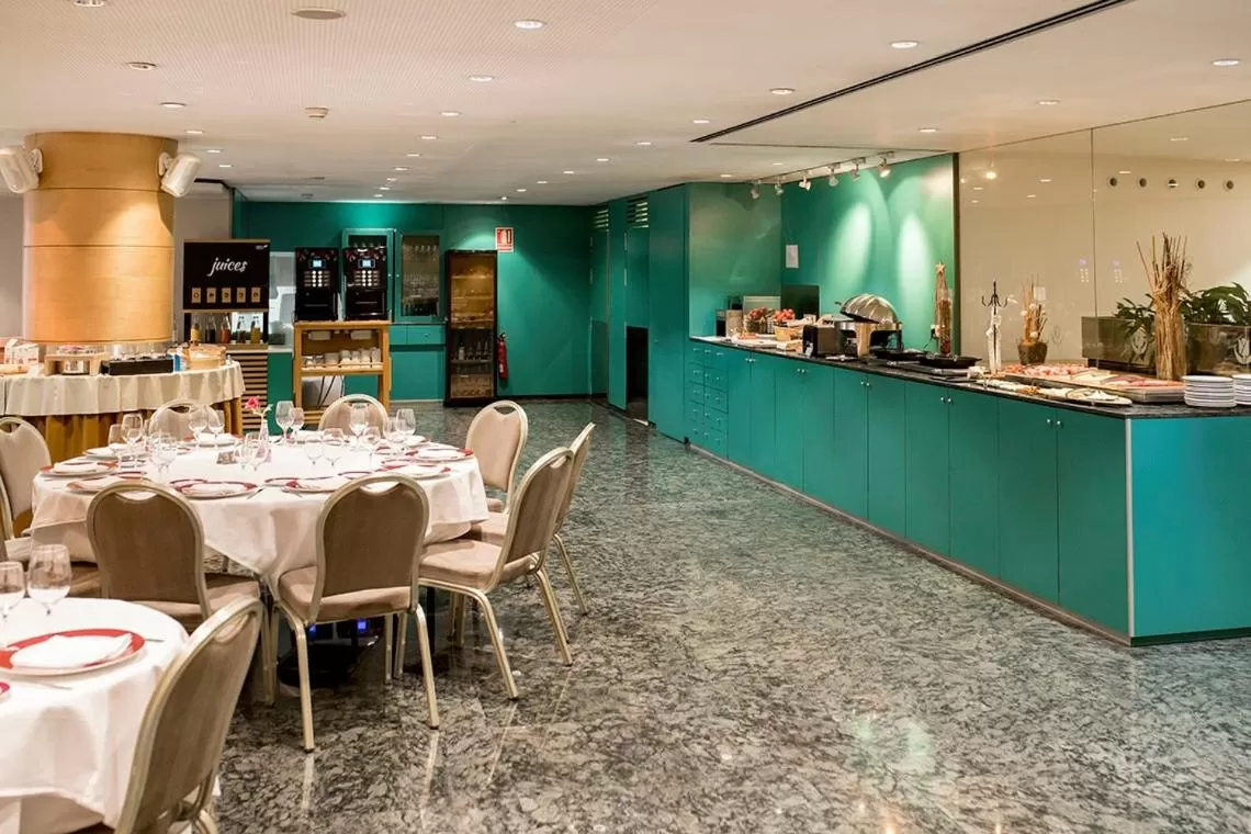 Restaurant/Places to Eat in Fènix Hotel