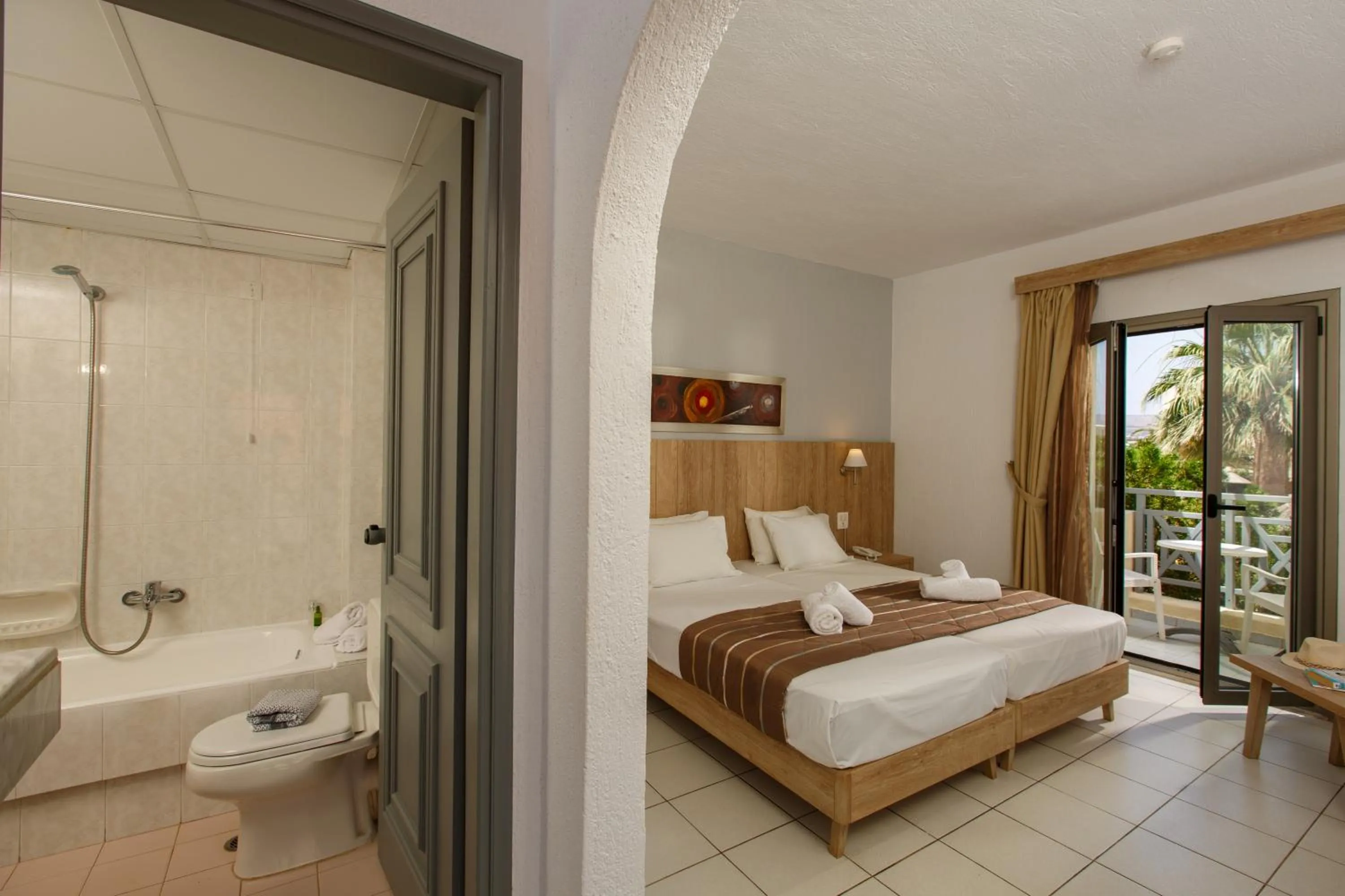 Toilet in Europa Beach Hotel