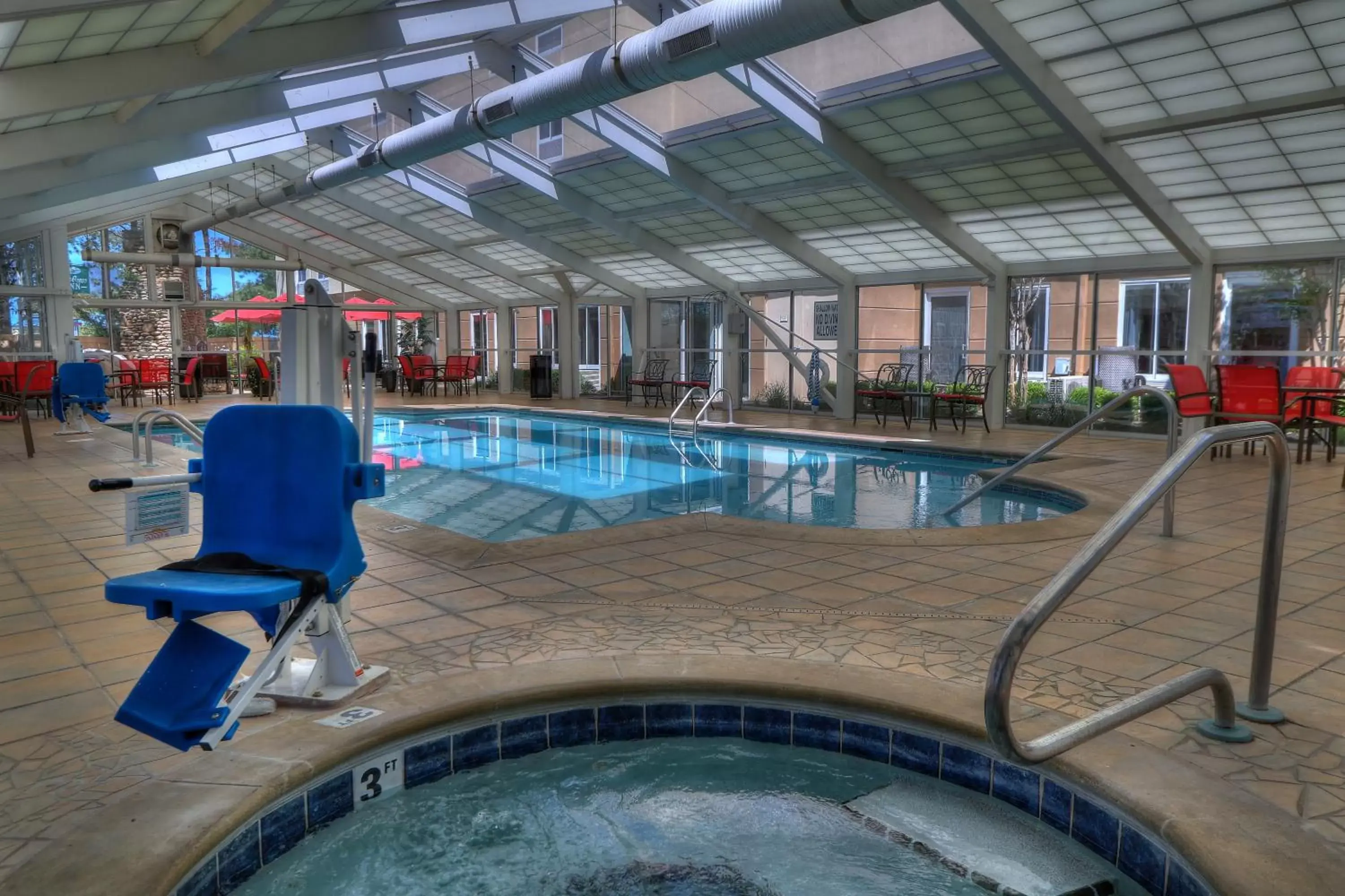 Swimming Pool in La Quinta by Wyndham Pigeon Forge