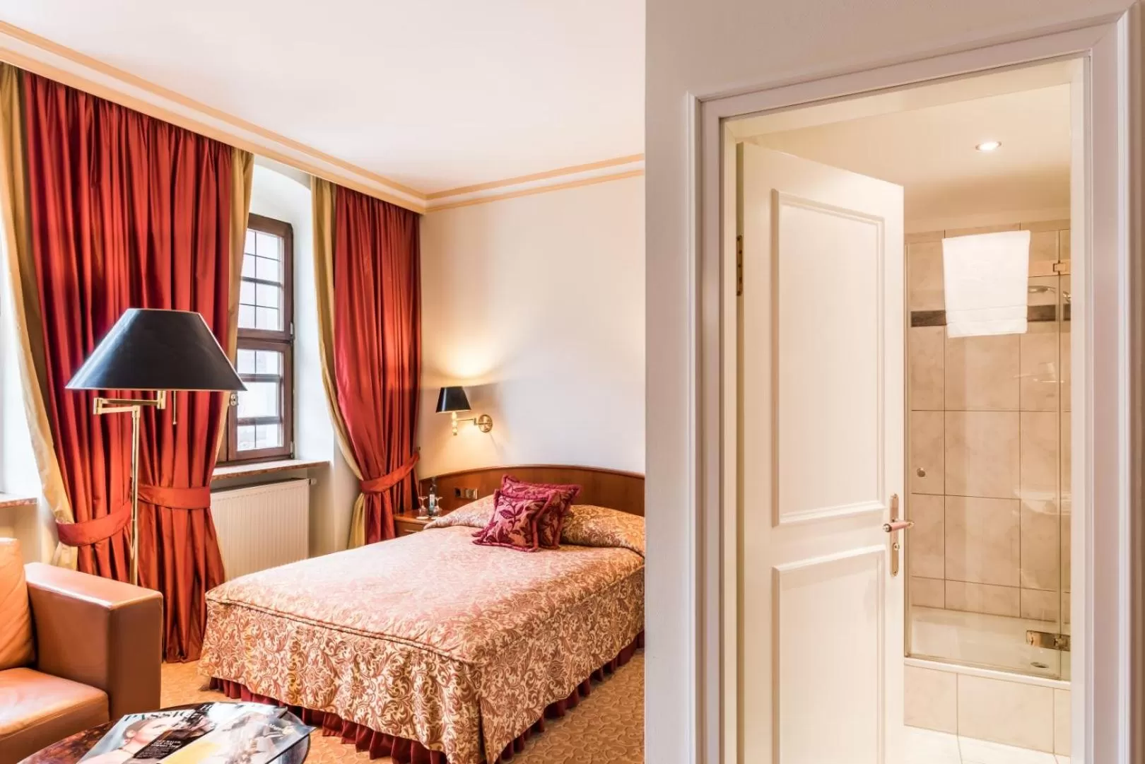 Photo of the whole room, Bed in Romantik Hotel Bülow Residenz