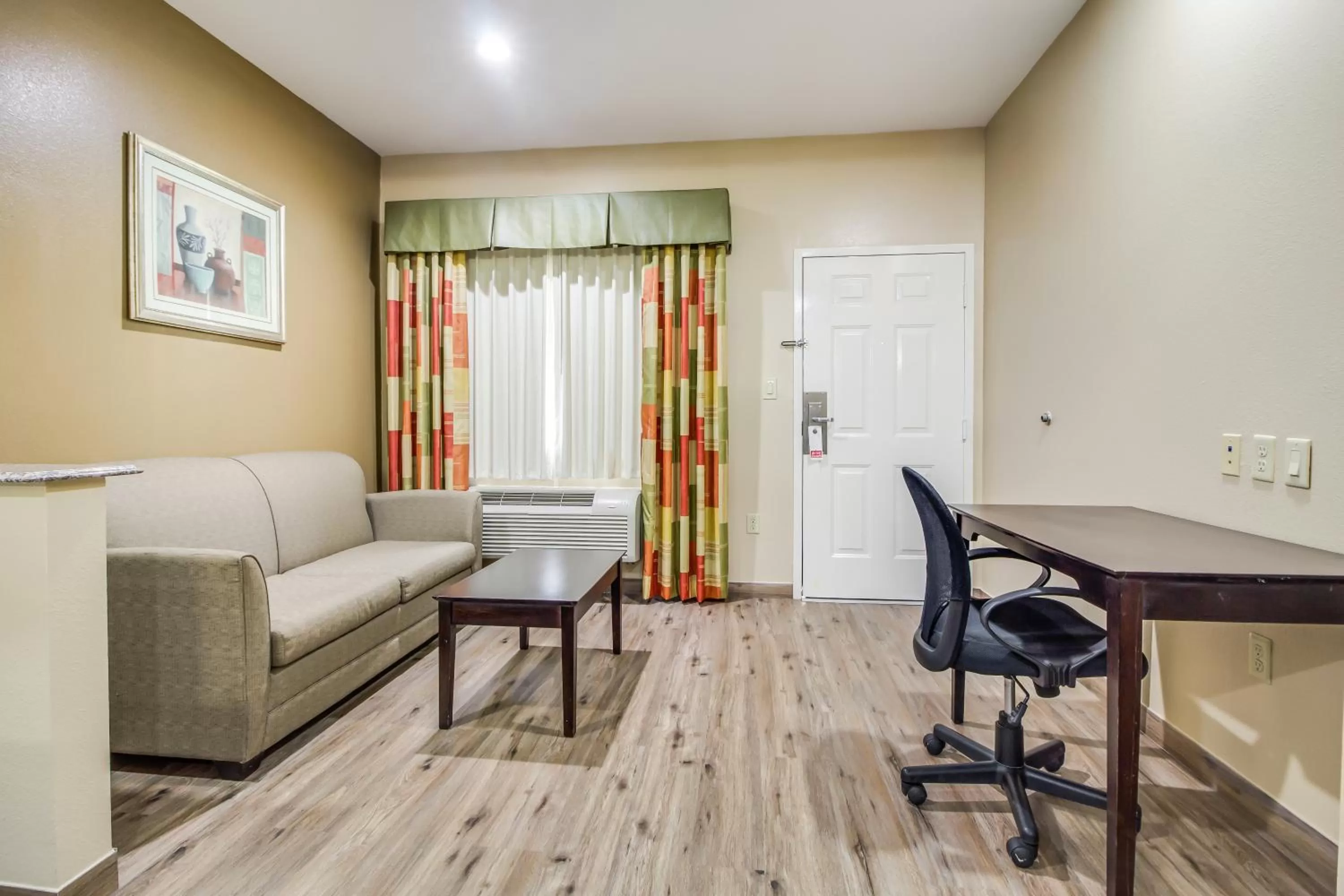 Seating area in Americas Best Value Inn & Suites Tomball