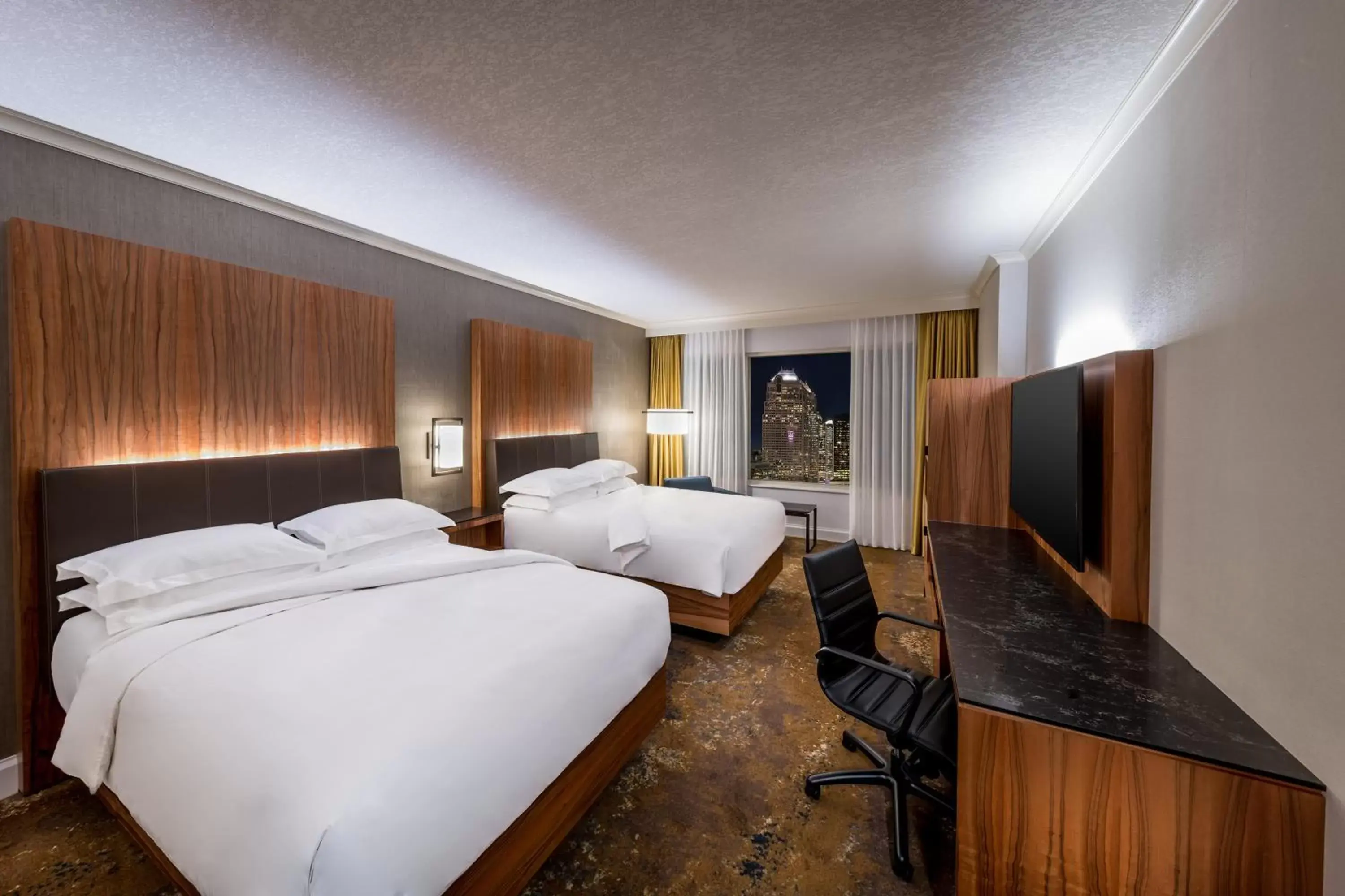 Bed in Hyatt Regency Calgary Bed in Hyatt Regency Calgary