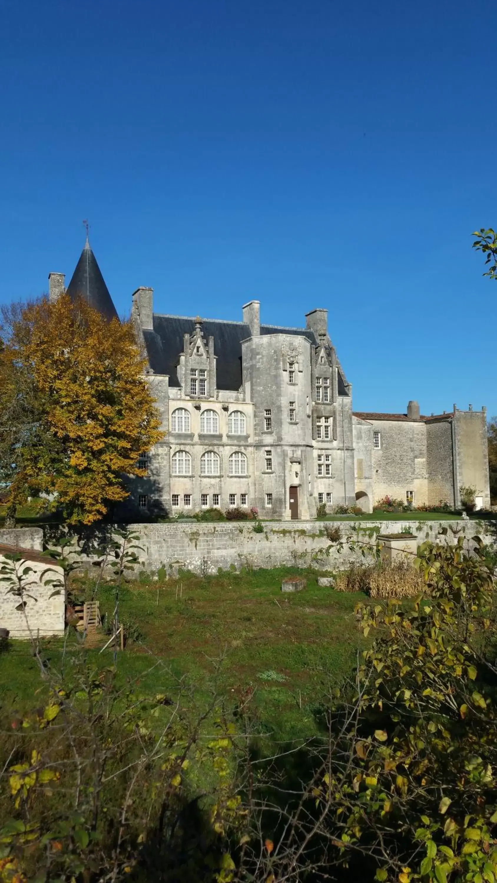 Nearby landmark, Property Building in Hôtel Inn Design - Restaurant L'Escale