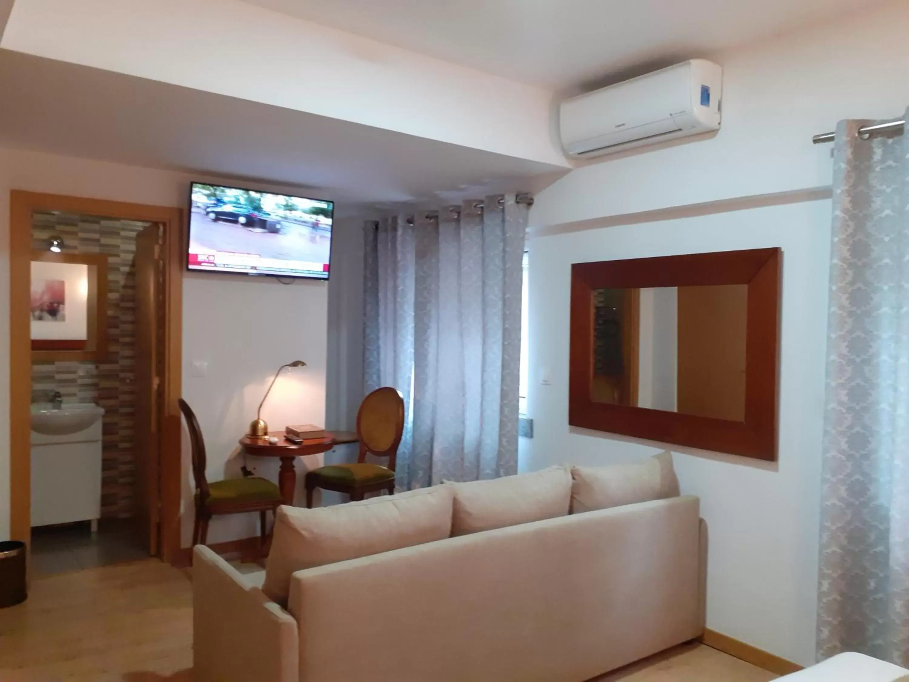 TV and multimedia, Seating Area in Hotel SQUARE