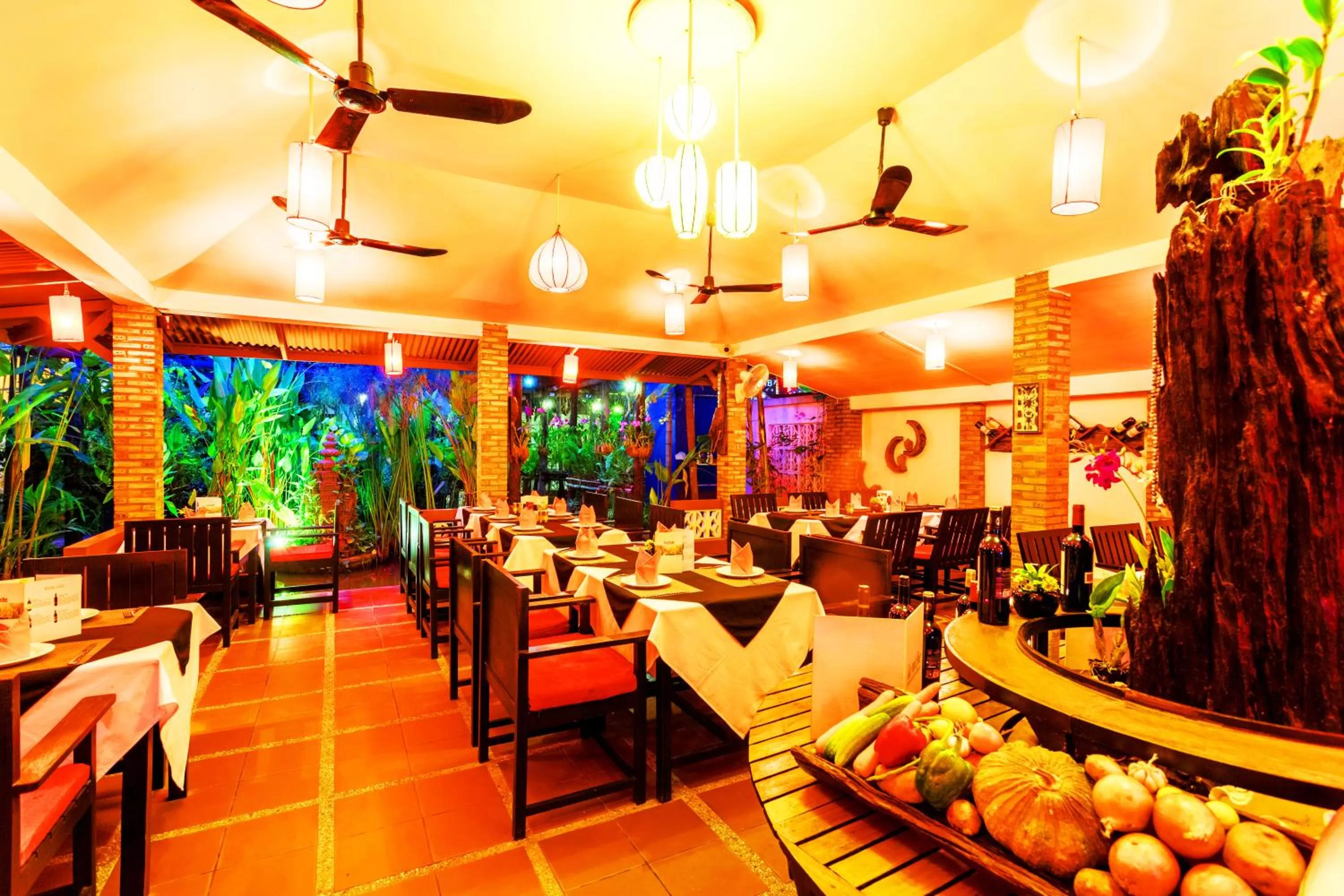 Restaurant/places to eat in La Niche D'angkor Boutique Hotel