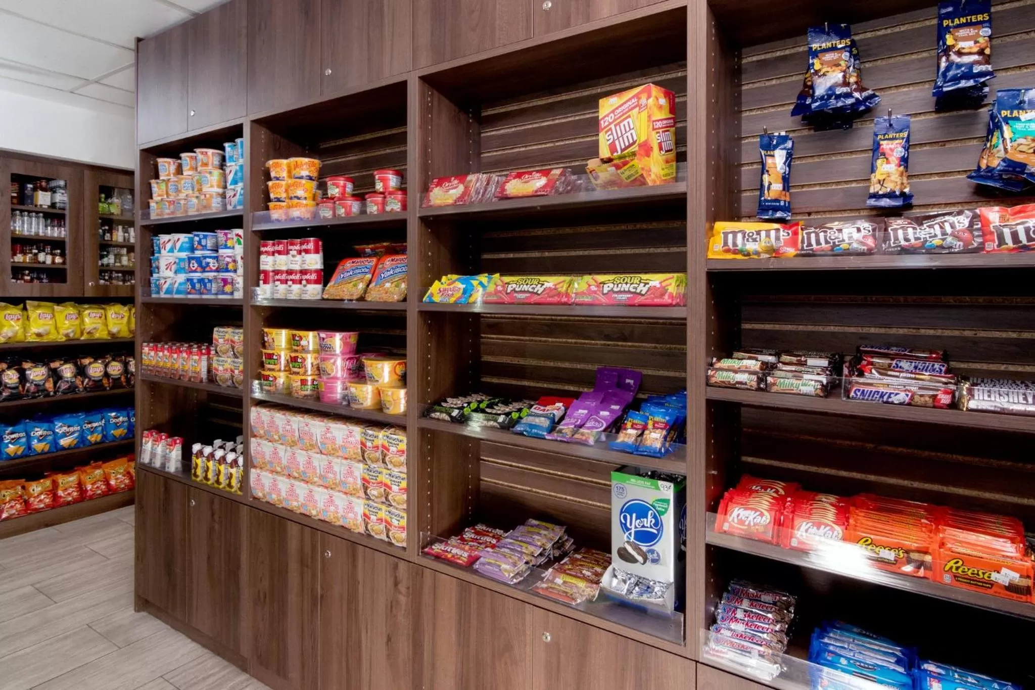 Shopping Area in Red Roof PLUS Miami Airport