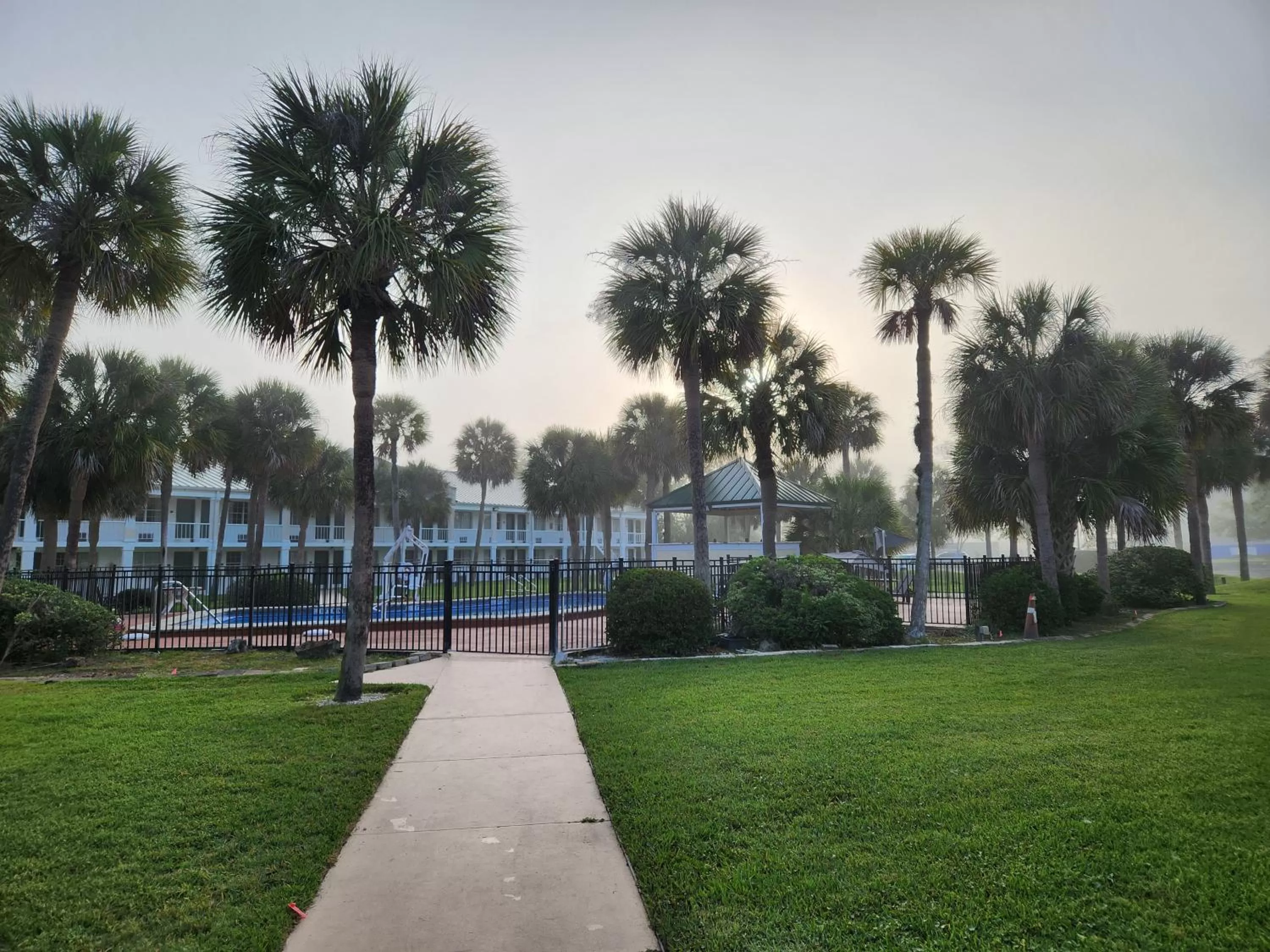 Garden in Windsor inn of Jacksonville
