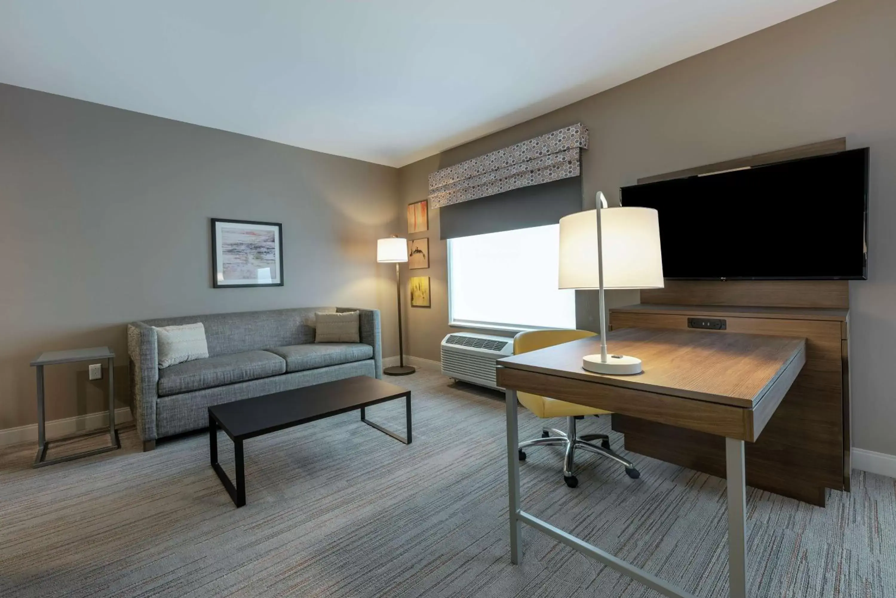 Bedroom, Seating Area in Hampton Inn & Suites Charlottetown