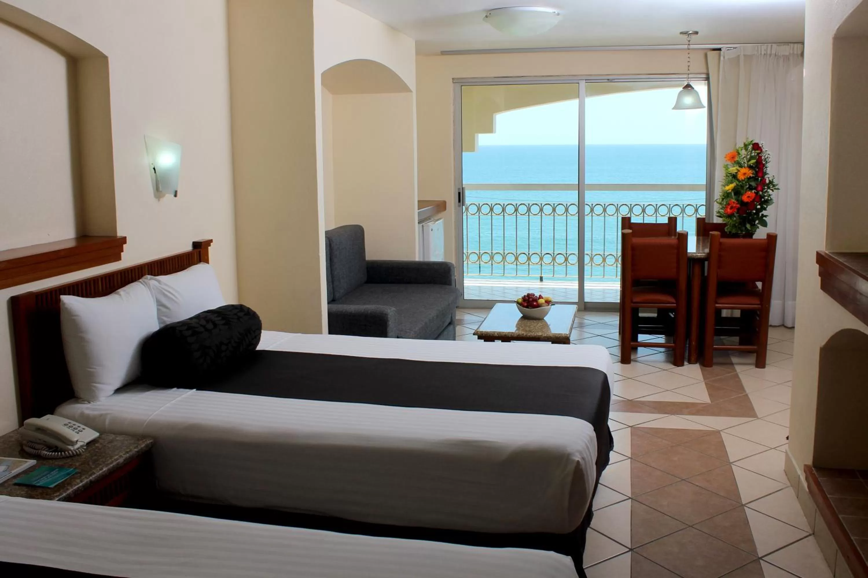 Photo of the whole room, Bed in Don Pelayo Pacific Beach