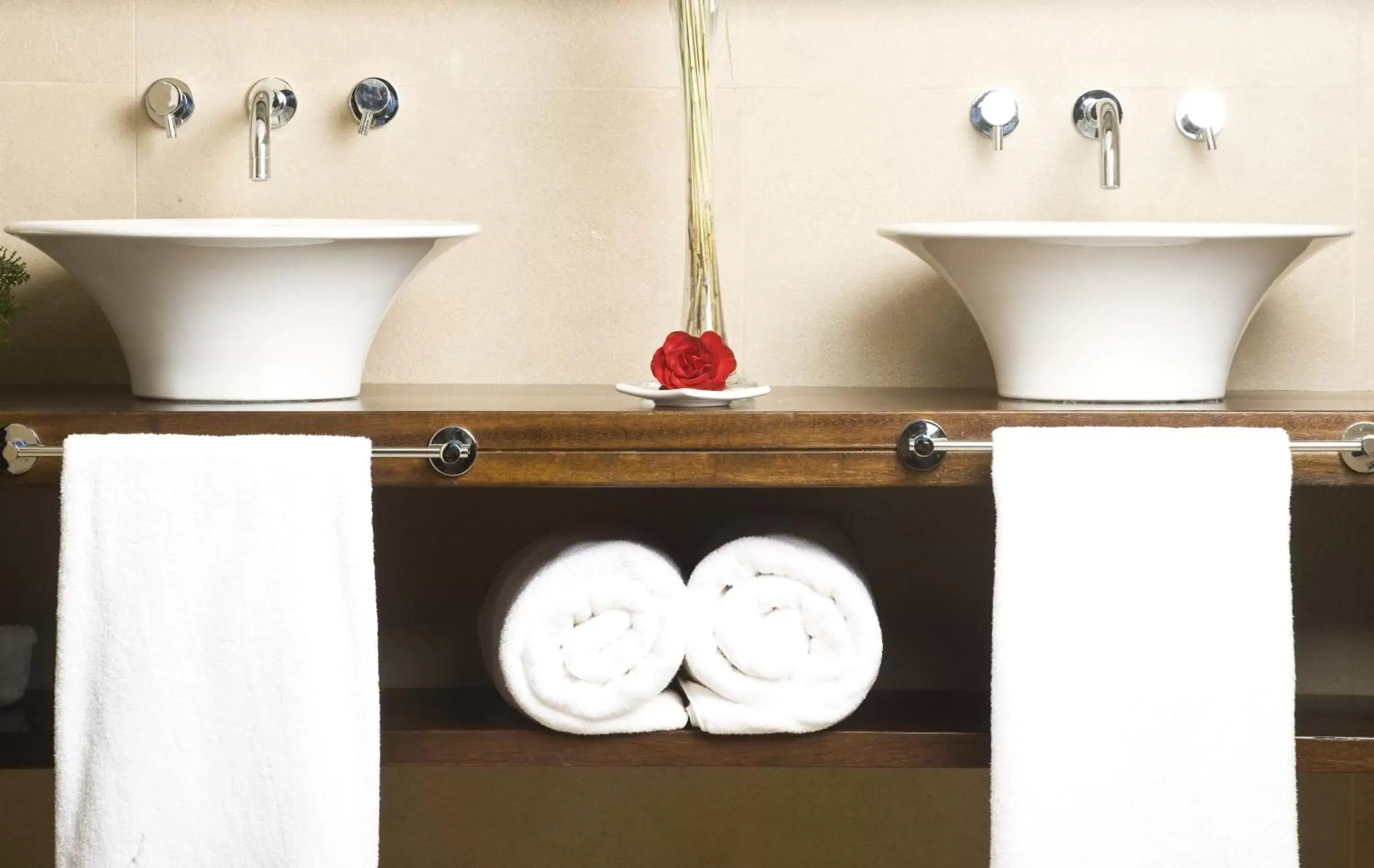 Bathroom in Loi Suites Chapelco Hotel